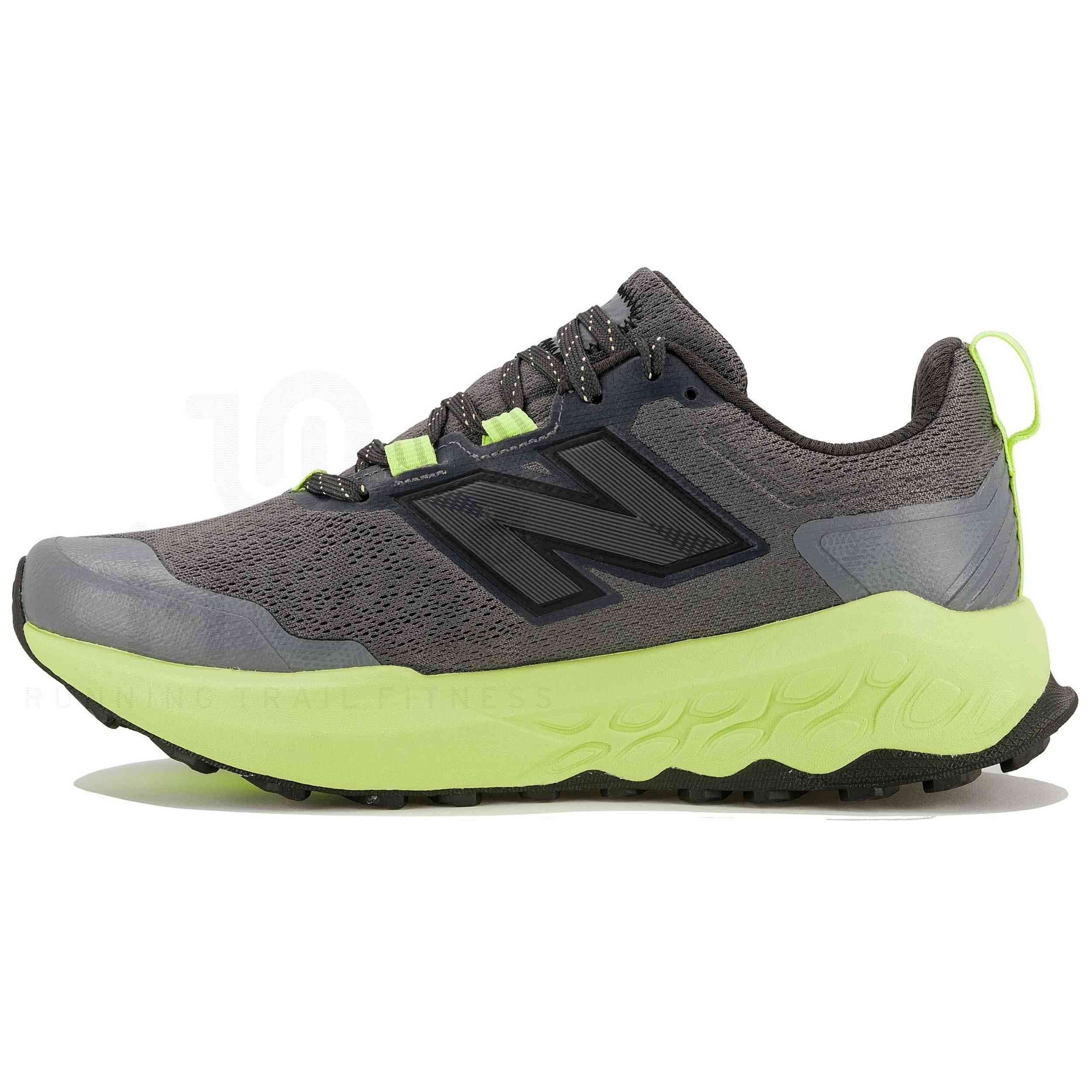 Zapatillas New Balance modelo MGARO para Hombre en color Gris