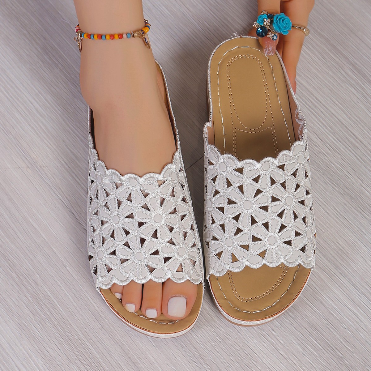 Zapatillas de cuña para mujer de PU con Tacón Medio, informales, silencilas y huecas, de gran tamaño, de Verano, nueva