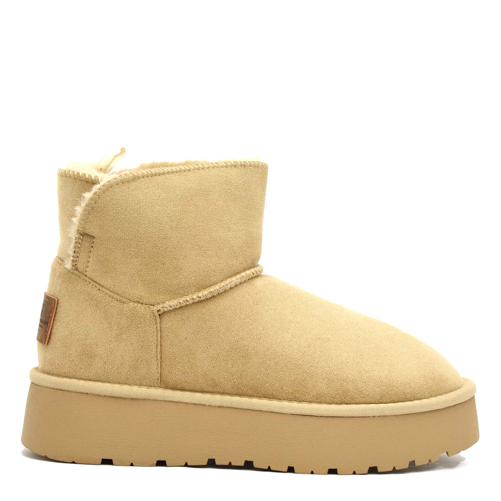 Xti mod. 142197 Bota Australiana para mujer en serratex