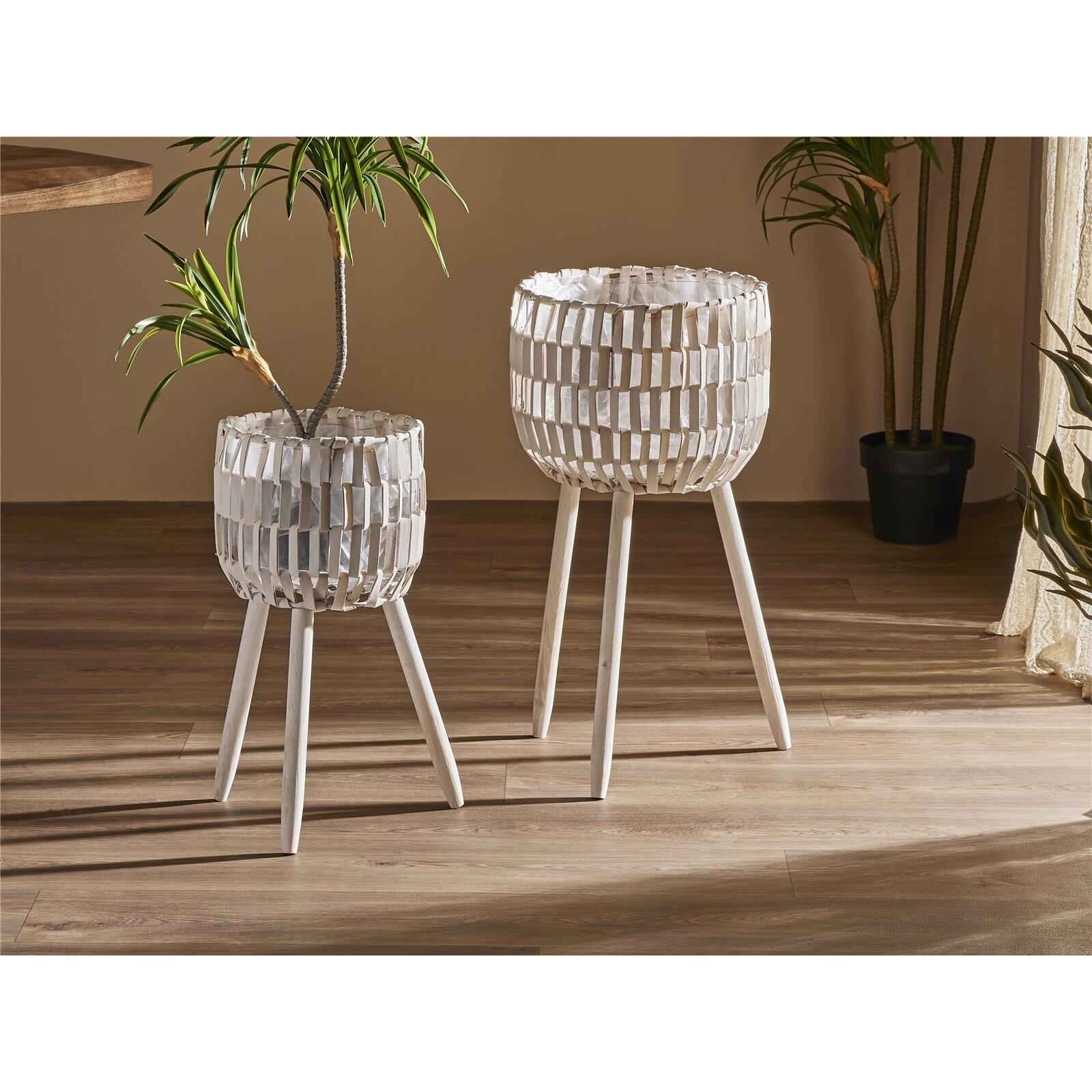 Macetero entramado madera nat. c/patas decap. blancas 65 cms. s/2 33dx65 cms. El mejor complemento para tu hogar lo encontrarás aquí.