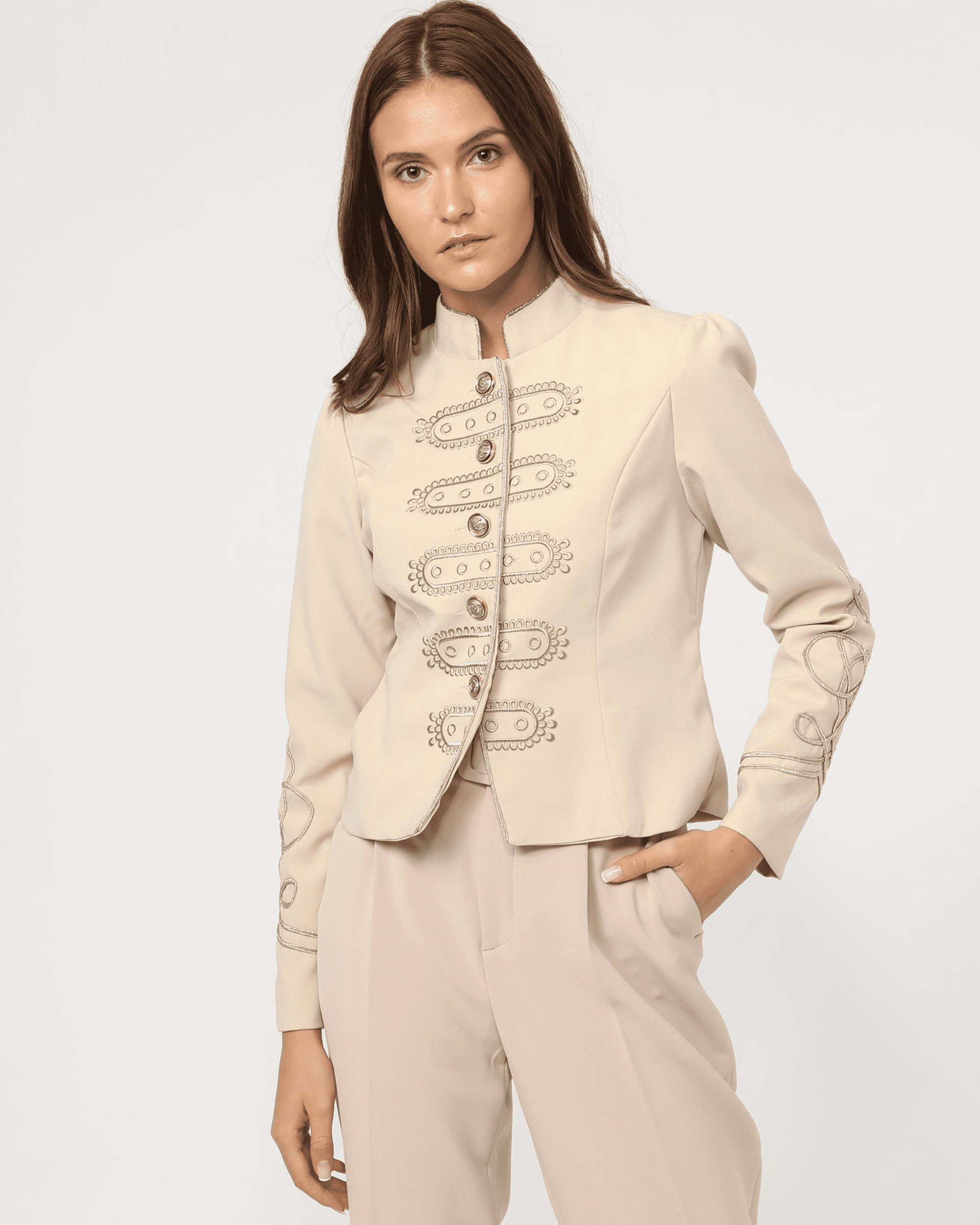 Chaqueta mujer bordada estilo militar, blazer, casaca elegante, manga larga, cuello mao, cierre botones, beige talla 42, look sofisticado para oficina o eventos. Cómoda, versátil, exclusiva ✅Entrega 24/48h