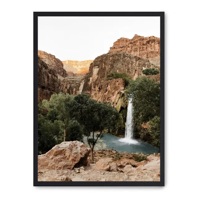 Lámina con marco negro WATERFALL I 21x30 cm, Póster impreso en papel de primera calidad de 180gr, montado sobre marco de madera MDF acabado en negro., Naturaleza - Desierto