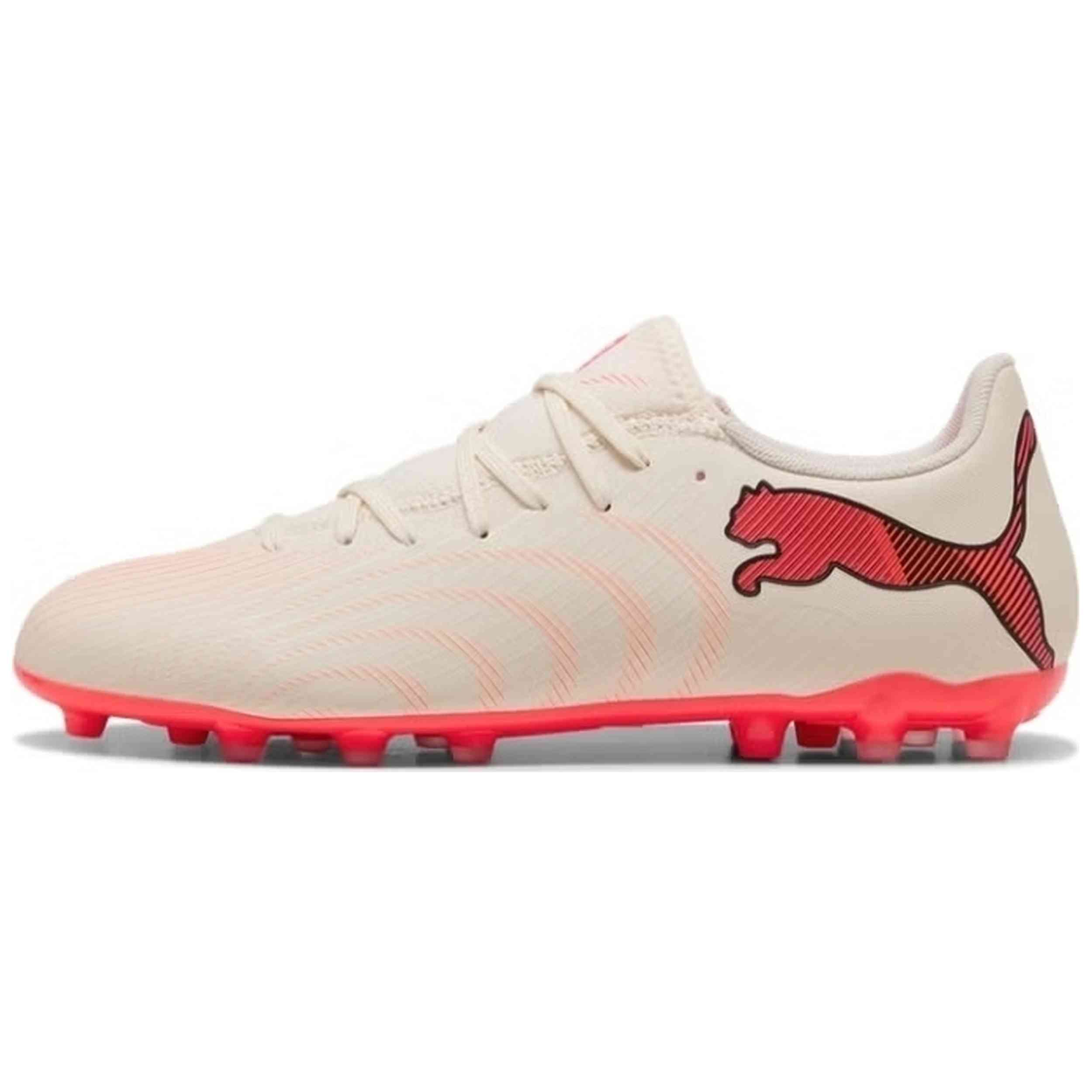 Botas De Futbol Puma modelo Future 9 Play FG/AG para hombre y mujer en color Beige