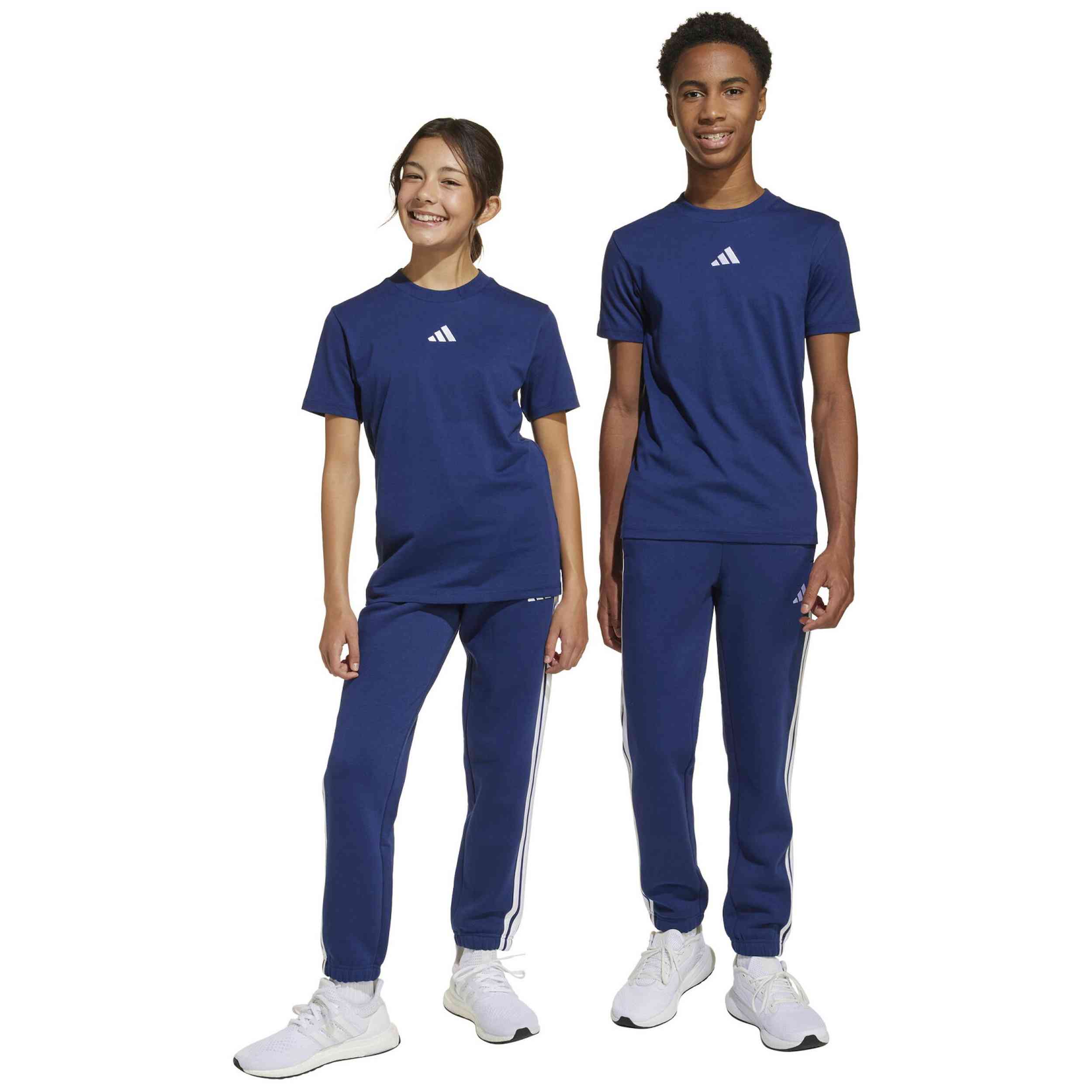 Pantalón Adidas modelo J 3S Fl Pt 280 en color Gris