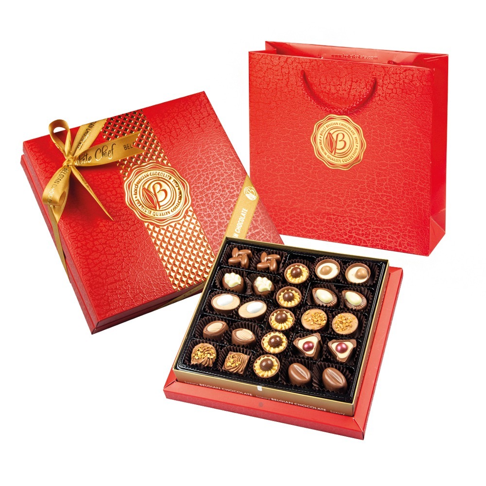 BOLÇI DIAMOND ROJO 215 g. ESTUCHE CON 25 BOMBONES DE CHOCOLATE NEGRO, CHOCOLATE CON LECHE Y CHOCOLATE BLANCO