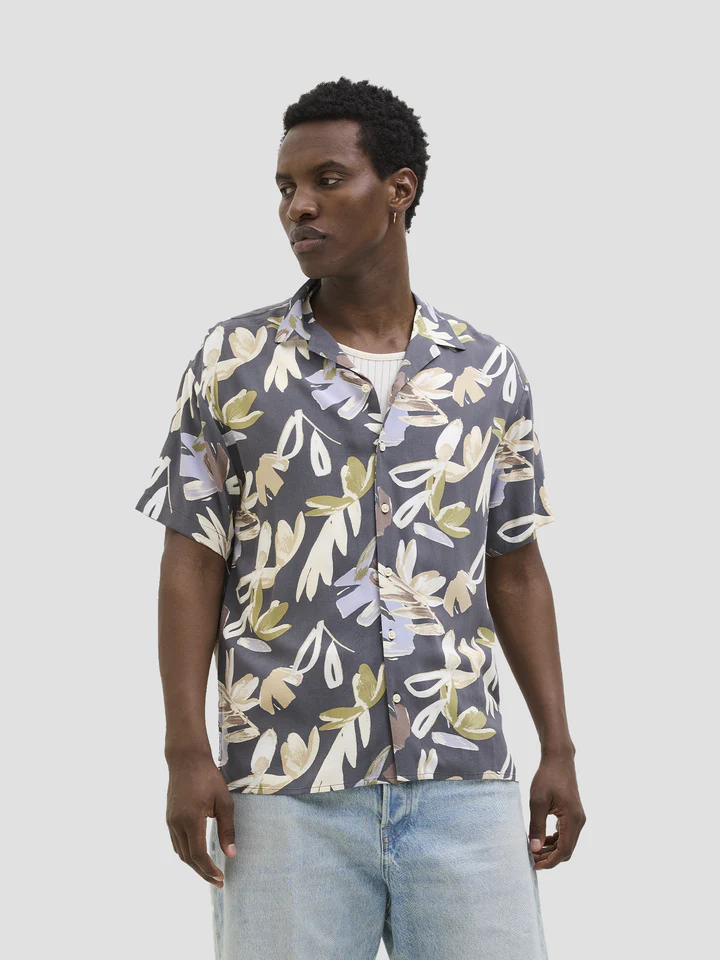 Jack & Jones mod. 12271111 Camisa m/c viscosa con estampado floral