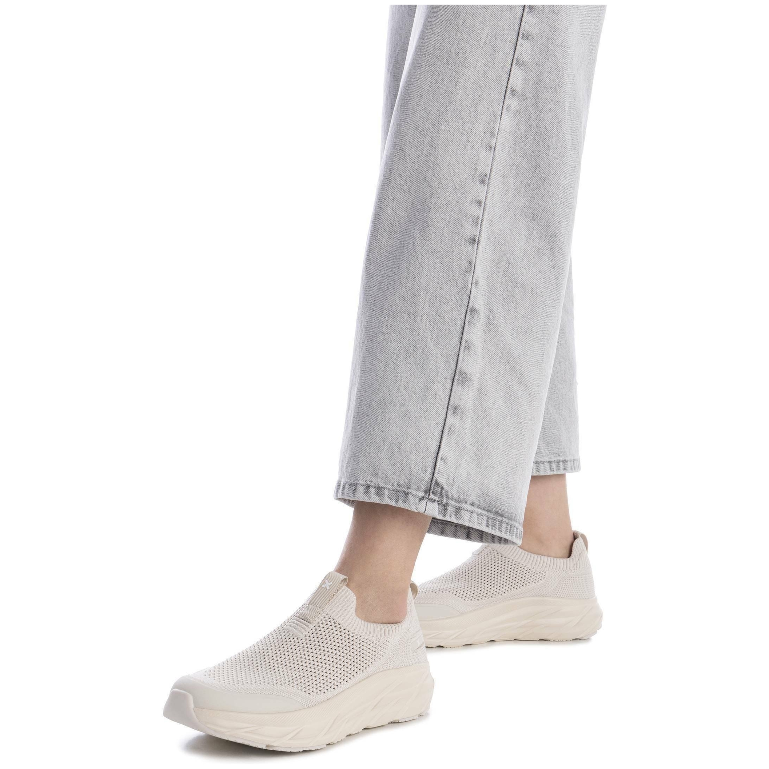 Zapatillas Xti modelo 147-14436002 para Mujer en color Beige