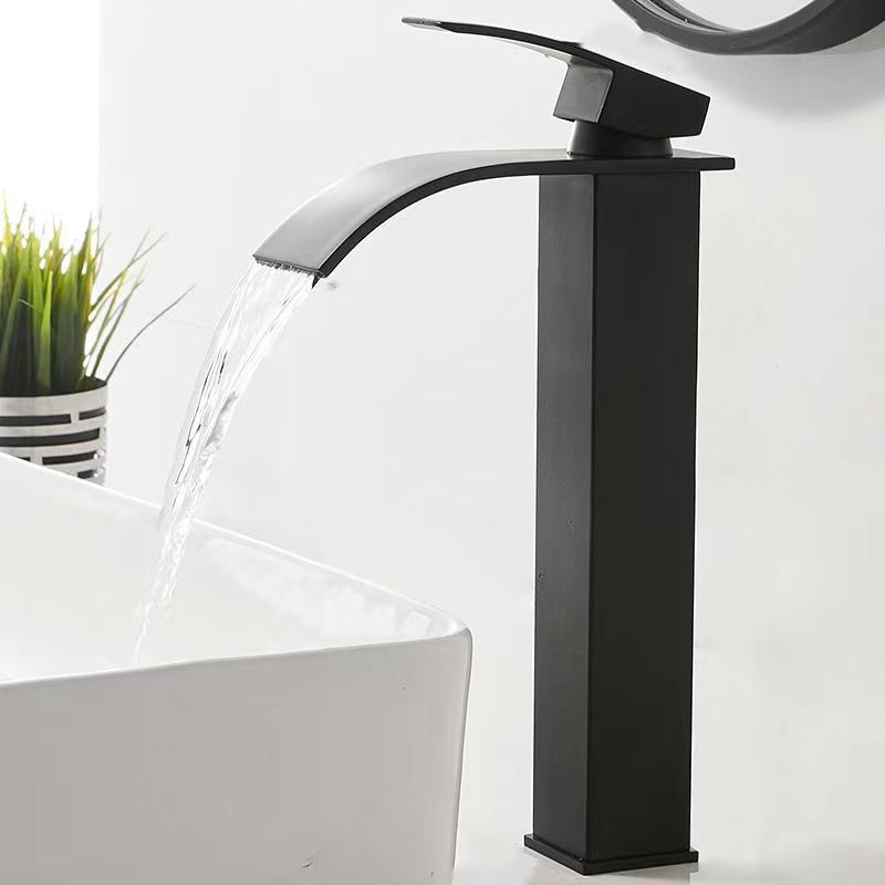Grifo de Cascada de Maple Inoxidable Negro para Lavabo de Baño