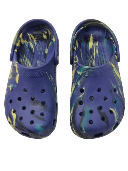 Crocs - Sandalias para niña modelo 207464 Marbled, cómodas y ligeras, ideales para uso diario en verano, estilo casual y fácil de limpiar