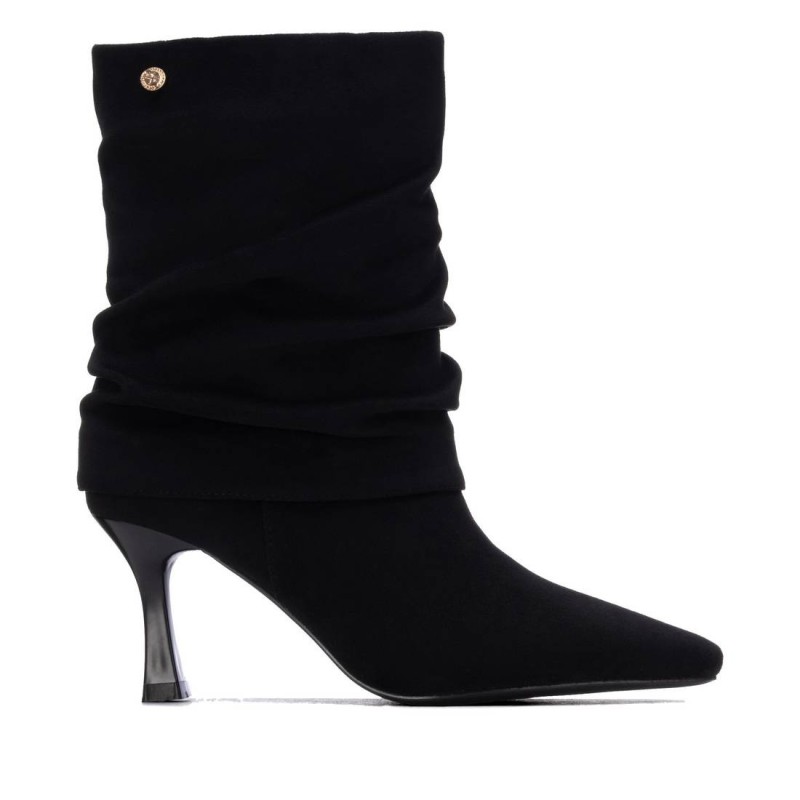 Botines casual  mujer XTI 146393 01 BOTIN ARRUGADO ANTELINA NEGRO 39932 26I