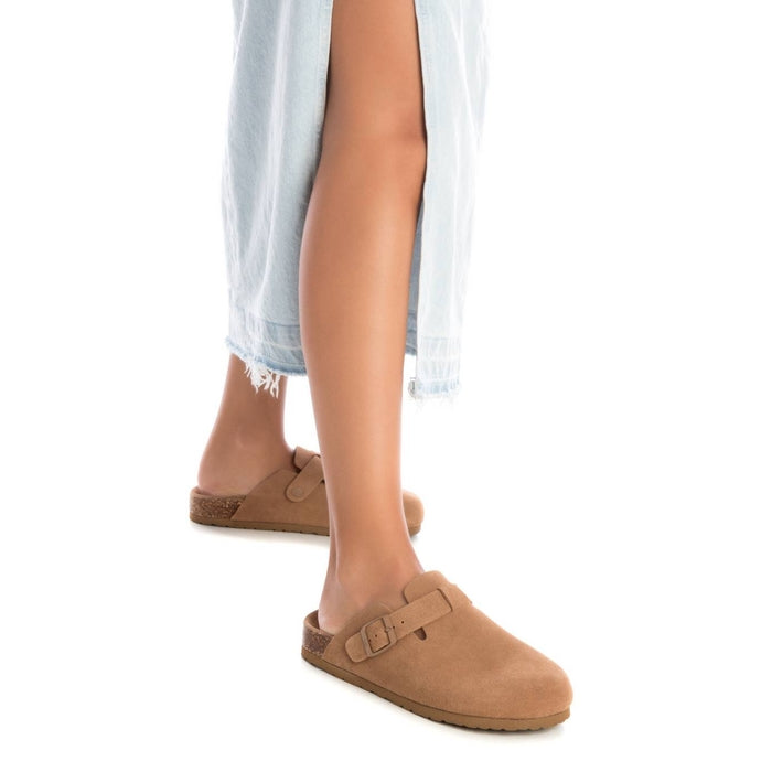 Zueco Camel Xti 142871 Xti - Calzado Versátil y Cómodo
