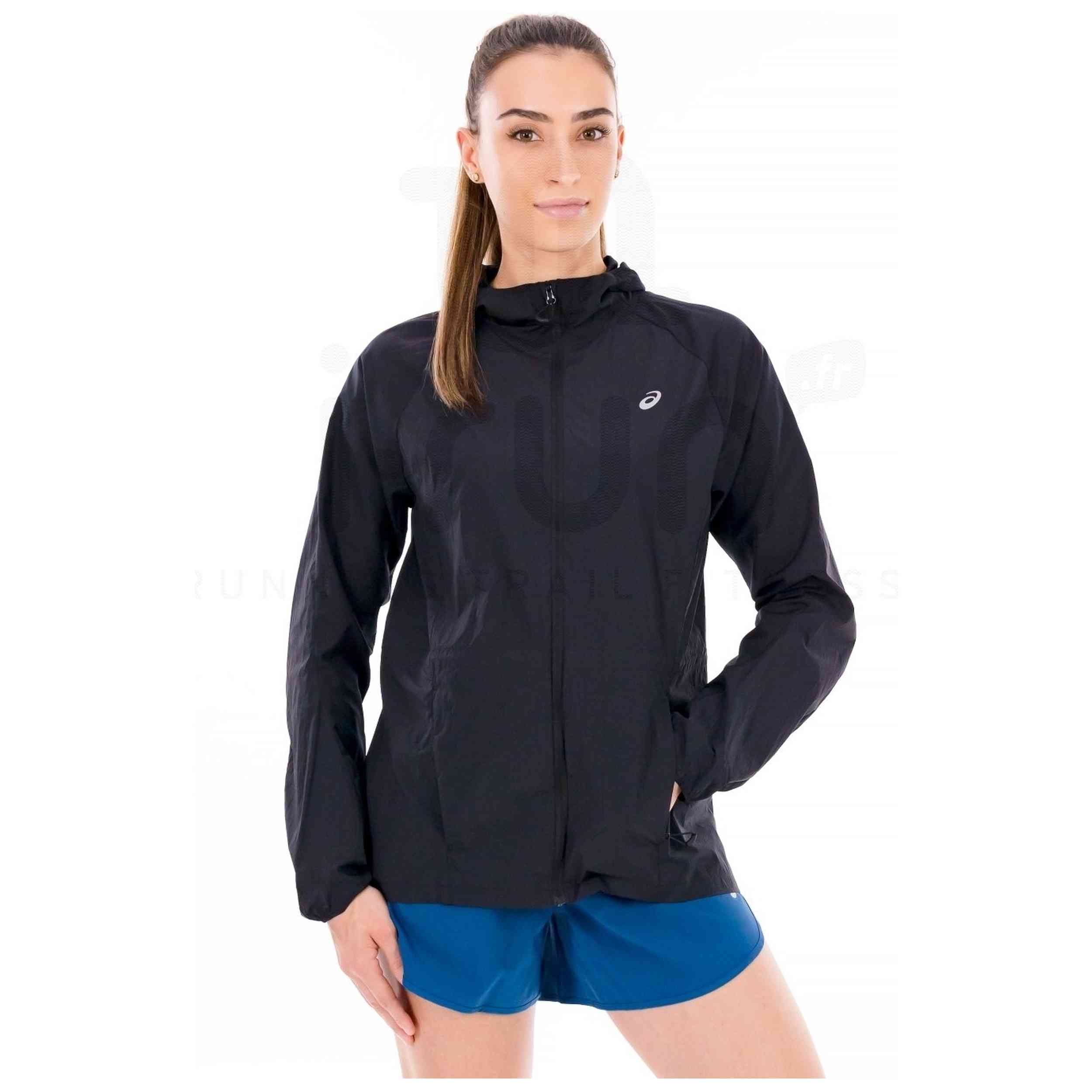 Chubasquero Asics modelo 2012D076-001 para Mujer en color Negro