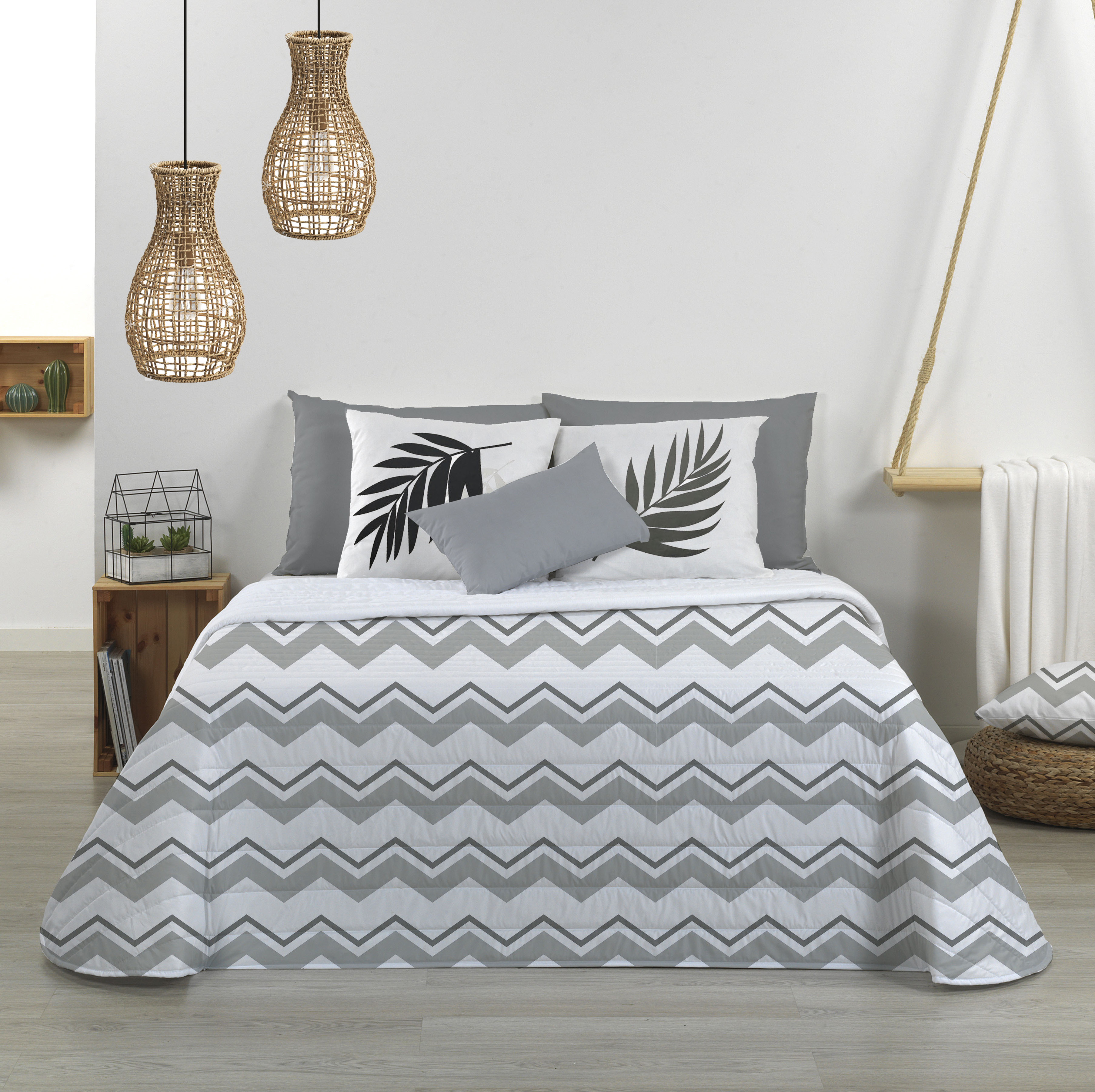 NORDIC HOME | Colcha bouti reversible “ZigZag” gris | 100% microfibra suave | Relleno fibra hueca 100 g | Ligera y transpirable | Varios tamaños (90, 105, 135, 150 y 180 cm)
