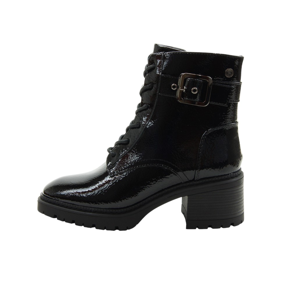 Xti mod. 144275 botín para mujer en charol sintetic, cordones