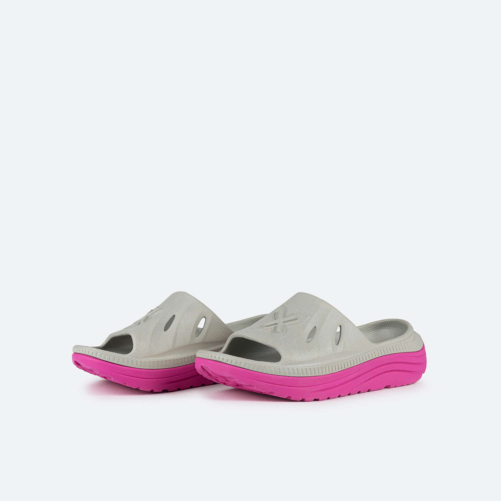 Chanclas Munich 8107005 Mini Saura en color Gris