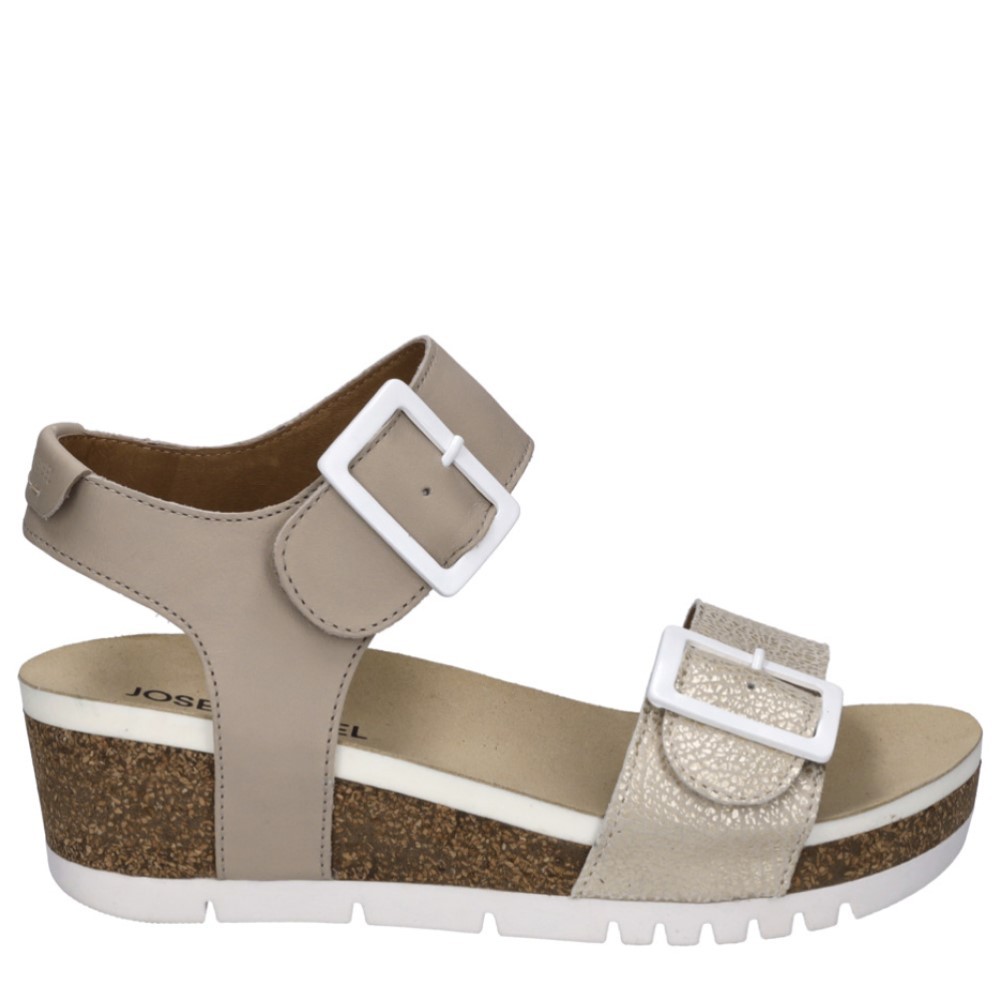 Cómoda andalia mujer de Josef Seibel QUINN-02 en suave piel beig. Ajustes velcro. Planta acolchada tipo BIO anatómica. Cuña con plataforma ligera. Piso antideslizante Altura Tacón bajo (1-3 cm) Referencia 83502456231