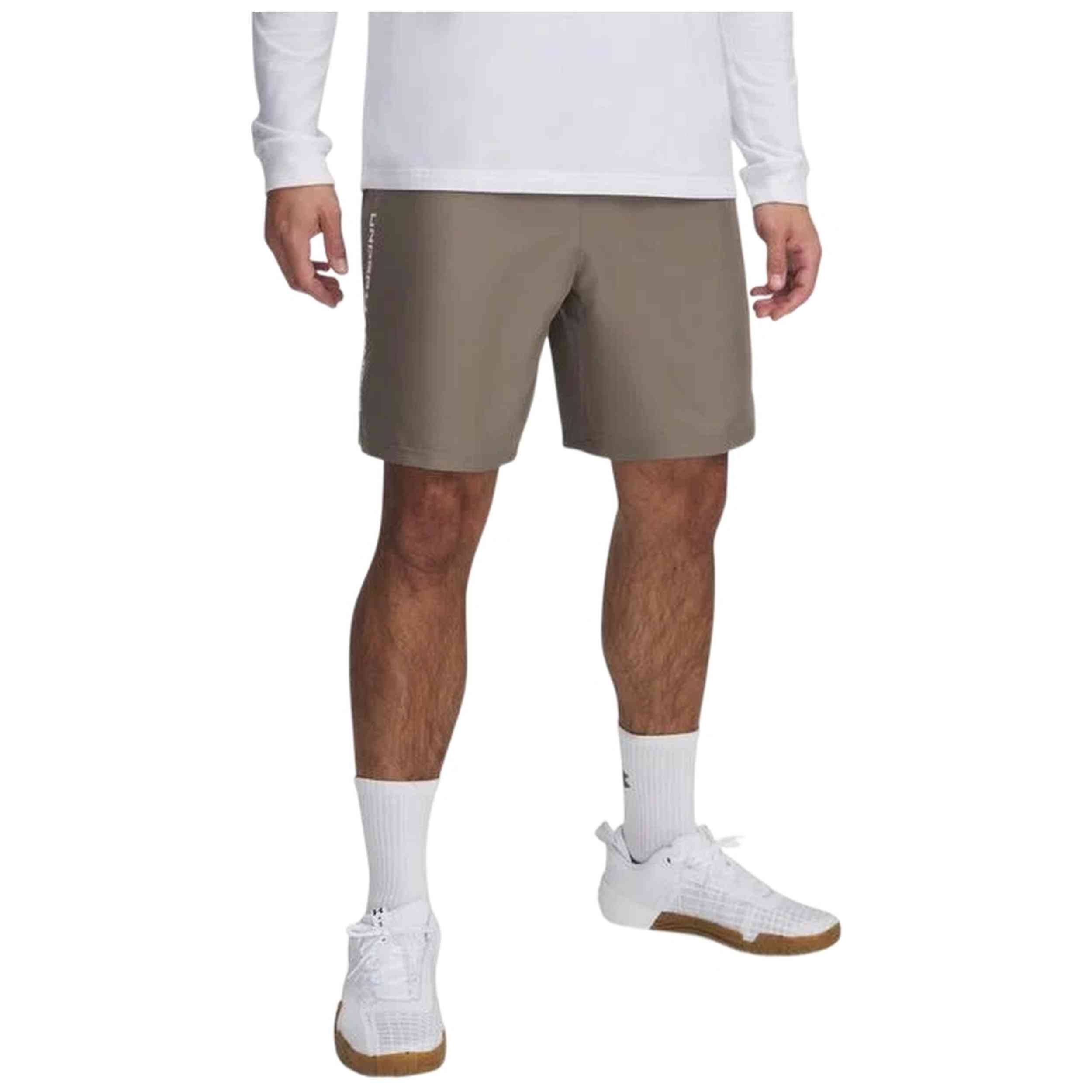 Pantalon Corto Under Armour modelo 1383356-200 para Hombre en color Beige