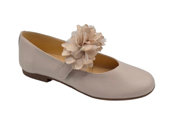 Andanines - Merceditas para niñas con adorno formal en color beige, modelo 261553, diseño elegante y cómodo para ocasiones especiales y eventos infantiles