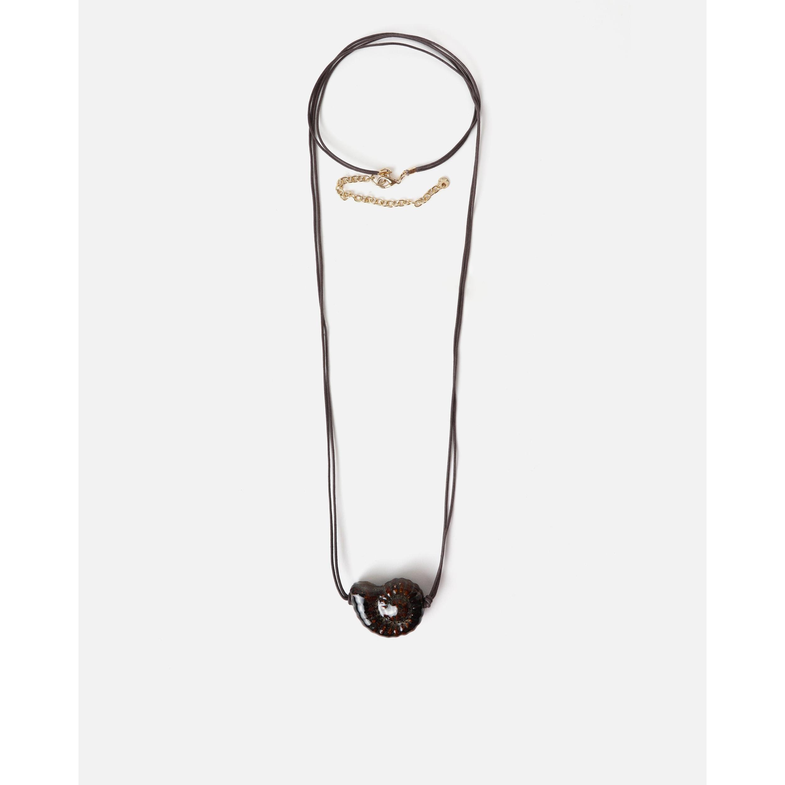 Collar Largo Caracola Azul: Estiliza tu Escote con un Diseño Inspirado en el Mediterráneo, Hecho de Cerámica y Cuerda, Ideal para Looks Urbanos y Escapadas Veraniegas