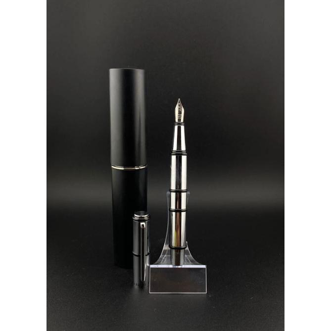 Pluma estilográfica Cerruti 1881 Silver and Black