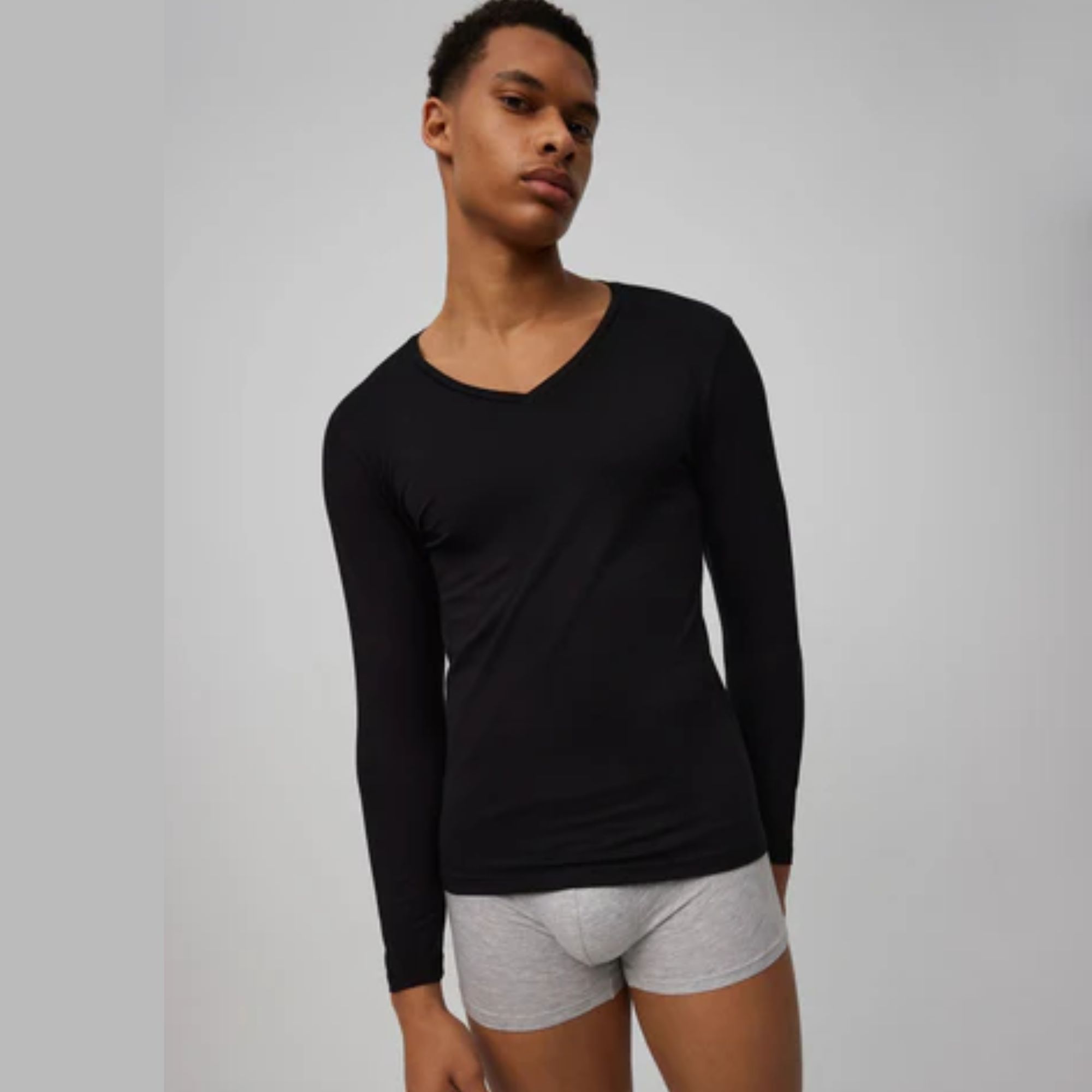 Ysabel Mora - Camiseta interior manga larga cuello pico negro