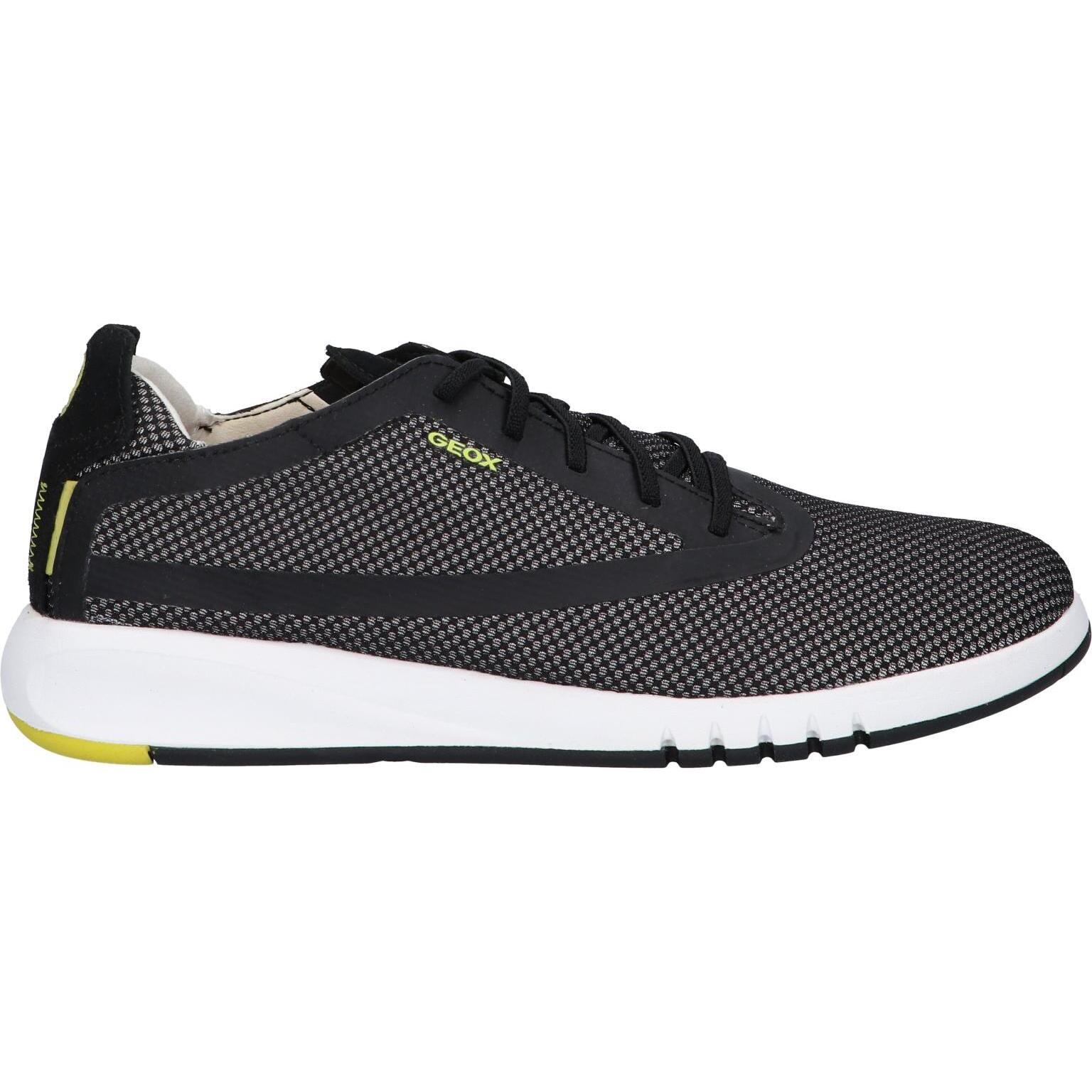 Men's sneakers Geox U047FD 0007T U Aerantis C0043 Grey-Black with cushioned insole and flexible anti-slip sole, made from breathable leather for ultimate comfort in sports and casual activities.