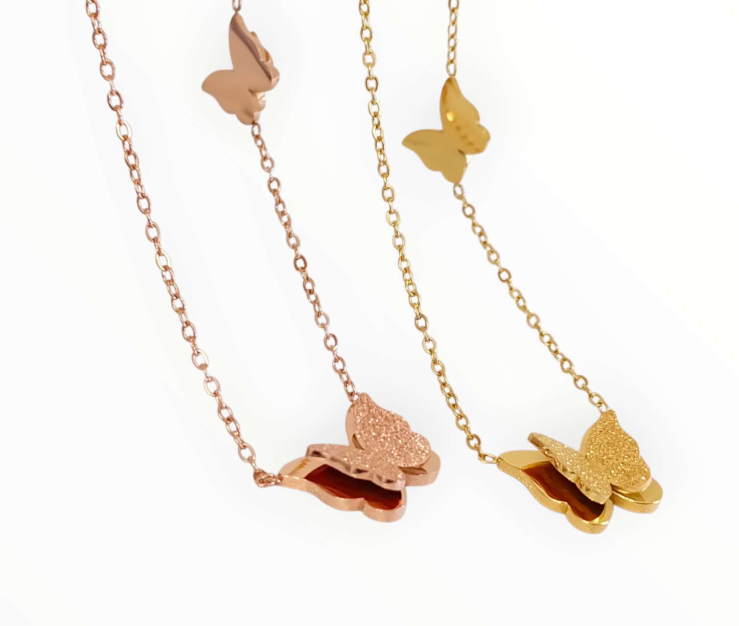 Collar ajustable con colgante mariposa acero inoxidable baño de oro 18K PVD waterproof para mujeres