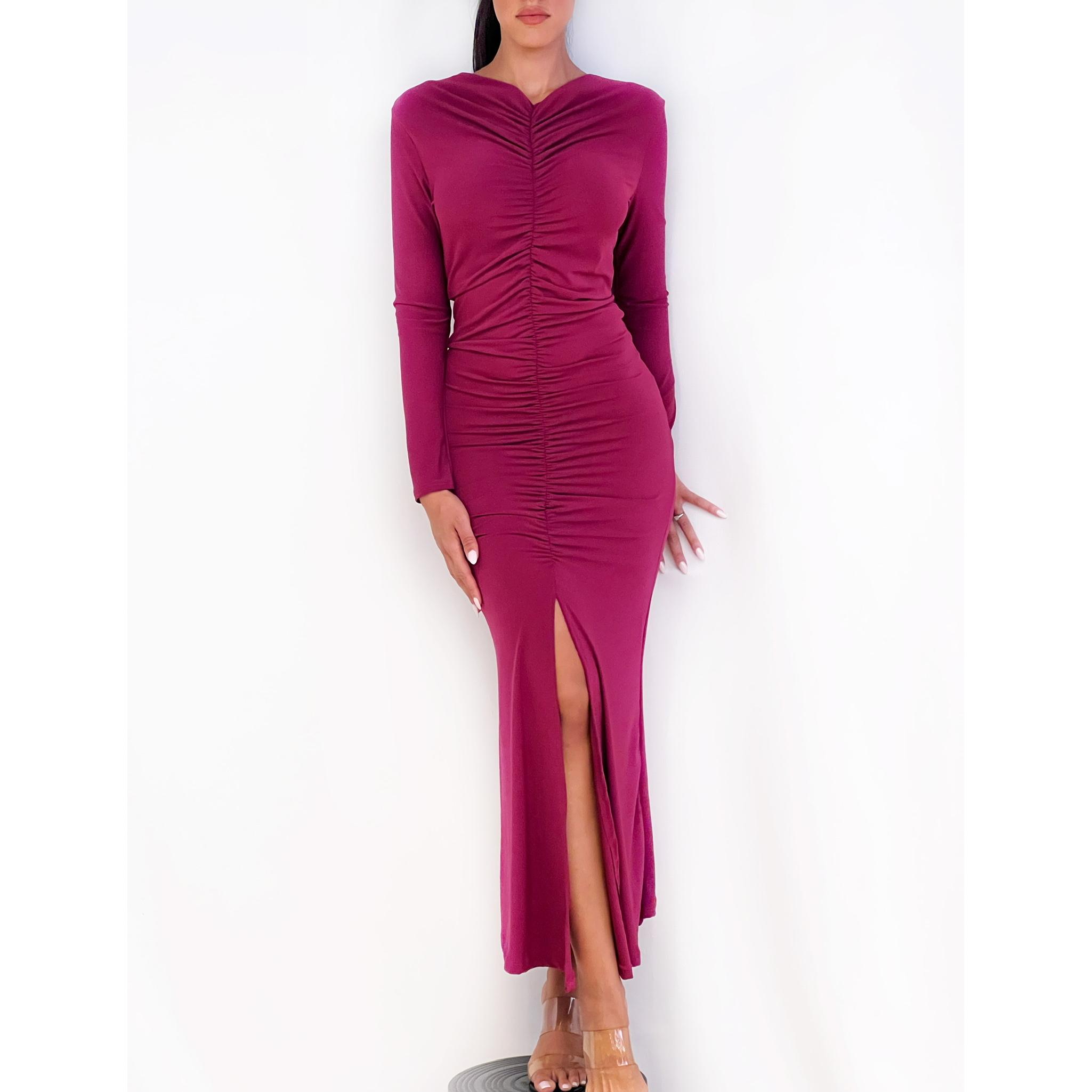 Vestido midi de fiesta en crepé con manga larga y fruncido central estilizador. Diseño elegante con escote cerrado, fruncidos en abdomen, espalda con abertura trasera inferior y tejido elástico. Talla única adaptable (34 a 42). ¡Encuentra tu look perfecto