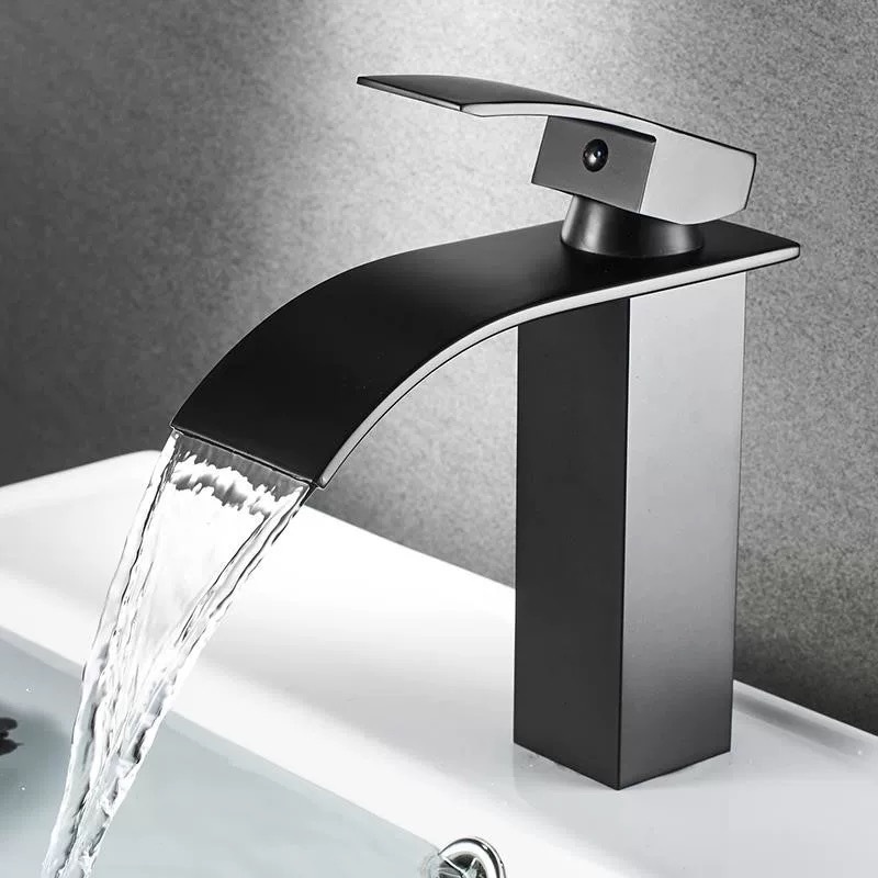 CA Cascada Grifo del fregadero Cascada Negro Sola Manija baño Grifo solo Agujero cartucho de Cerámica cubierta Montada elegant Diseño Grifo lavabo