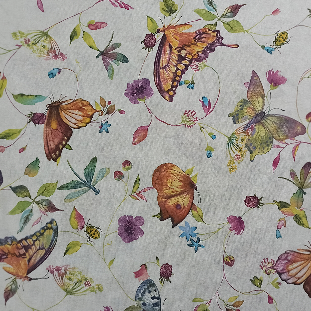 LaFábricadelasTelas - loneta estampada mariposas fucsia- tejido por metros. Ancho  2,8 metros, cortinas, cojines, manteles, bolsas, confección y decoracion.