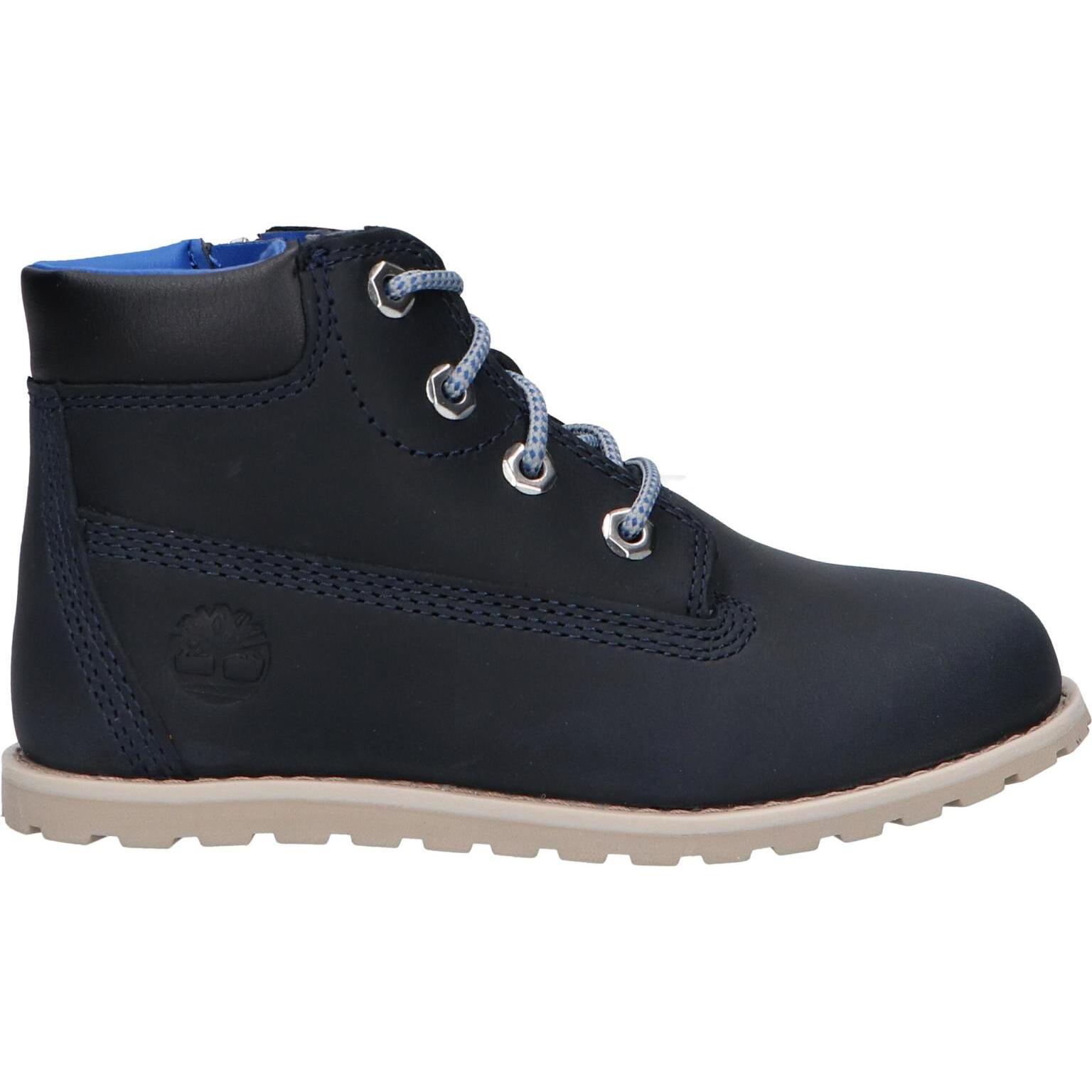 Timberland TB0A2N9N Pokey Pine Mid Lace Up Navy Kids Boots, made of leather with a cushioned insole and flexible anti-slip sole, perfect boy boots for outdoor activities in Autumn/Winter.