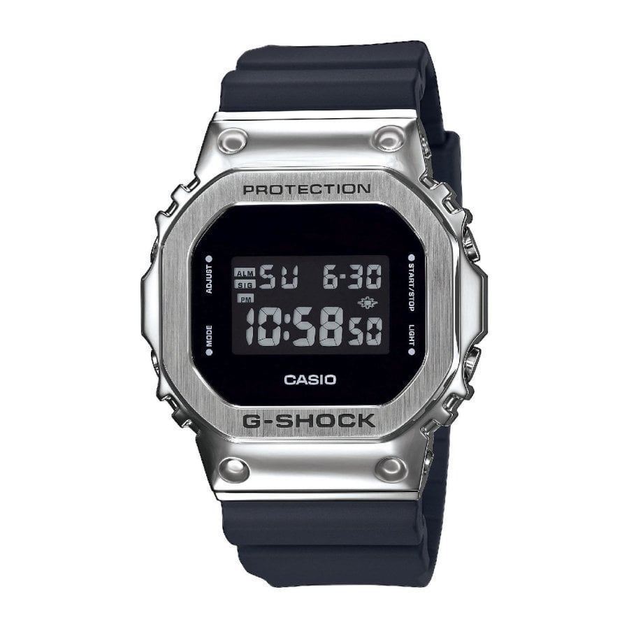 Reloj G-SHOCK GM-5600-1ER Bisel de metal