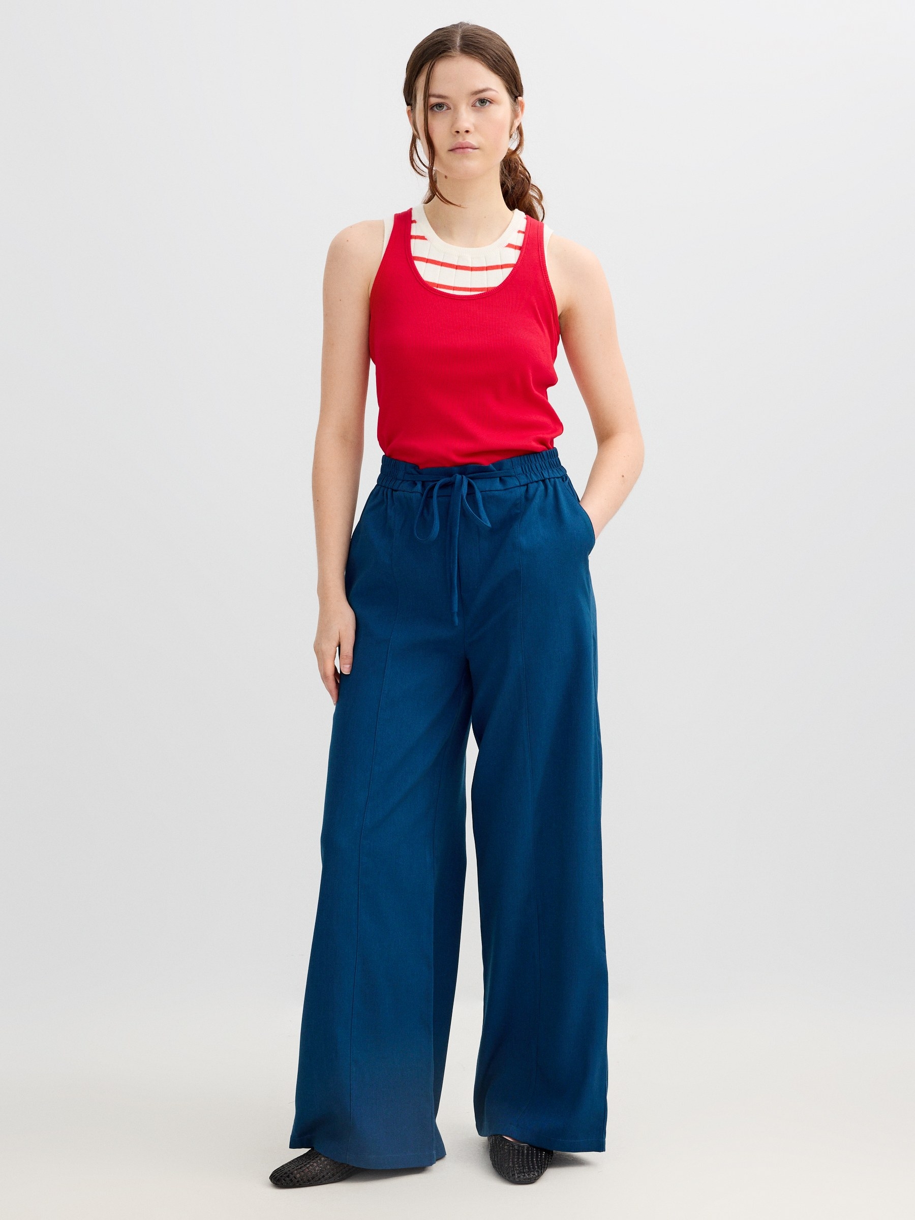 Pantalón palazzo de tiro alto, pierna ancha, estampado liso, tejido plana, cierre elástico, estilo fluido INSIDE
