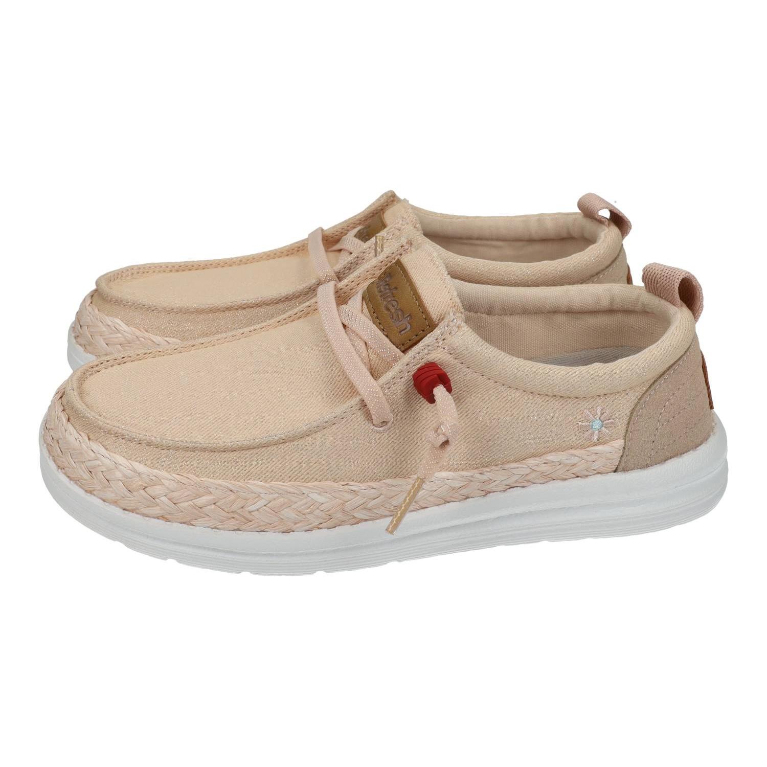 Zapatillas marca REFRESH para mujer en color nude. Zapatillas casual Refresh de lona con detalles en yute, ajuste con cordón elástico y suela blanca ligera