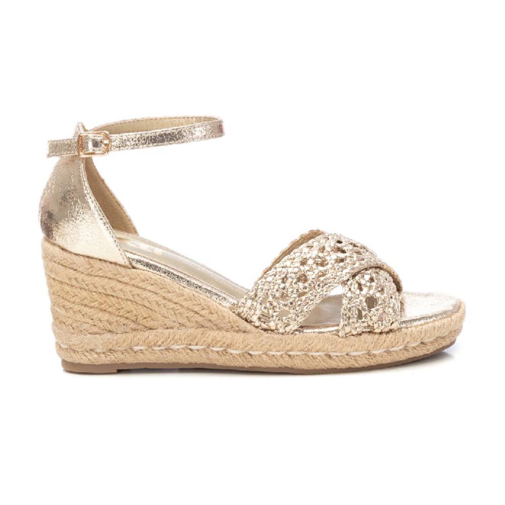 Shoes Yutes marca Xti para mujer en color metal