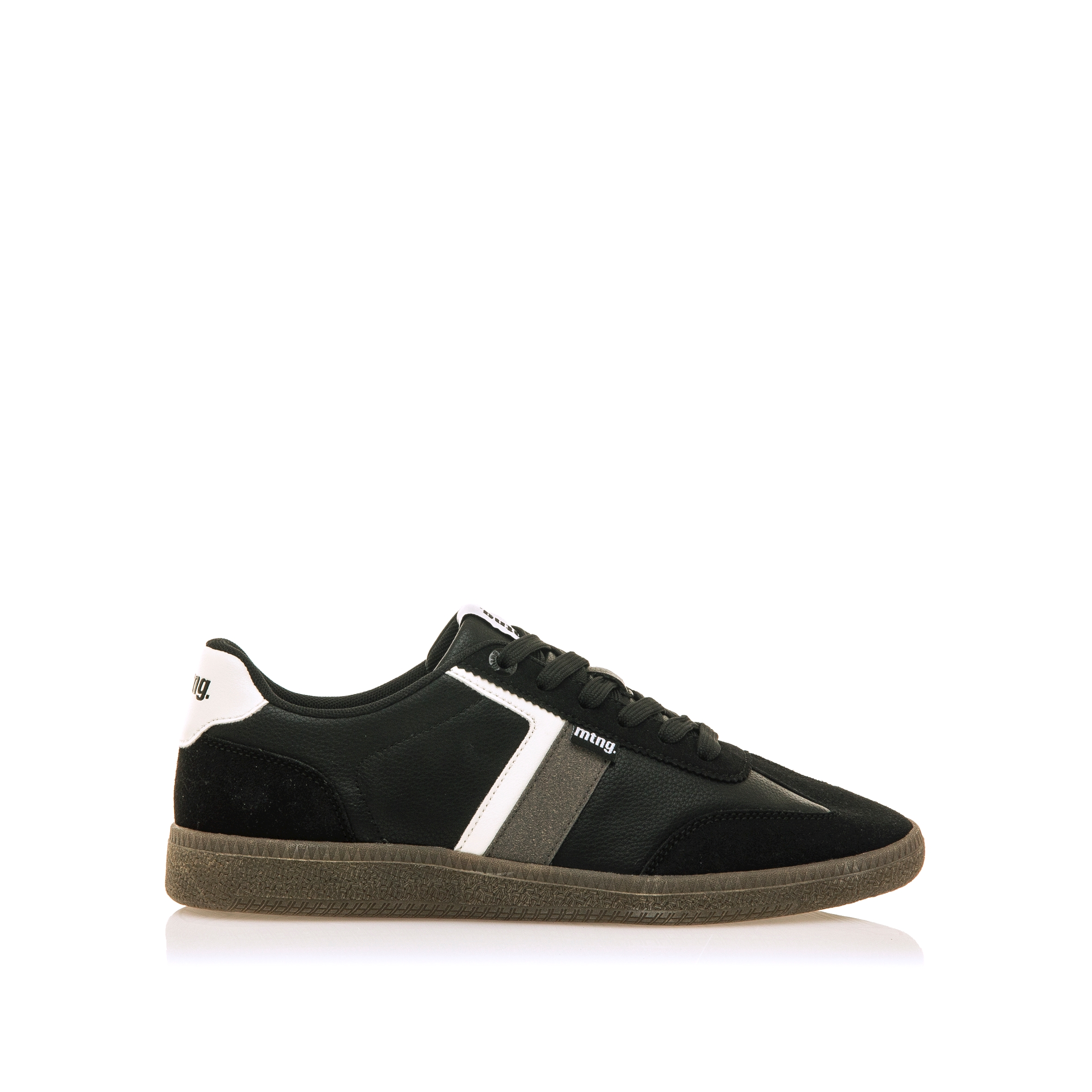 Zapatos Mustang modelo 84682 en color Negro