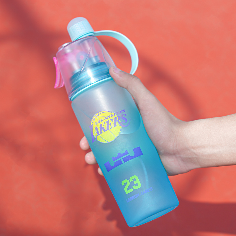 Botella Deportiva con Boquilla de Spray - Cantimplora Antigolpes de Gran Capacidad para Exteriores (Verano/Material Plástico)--600ml