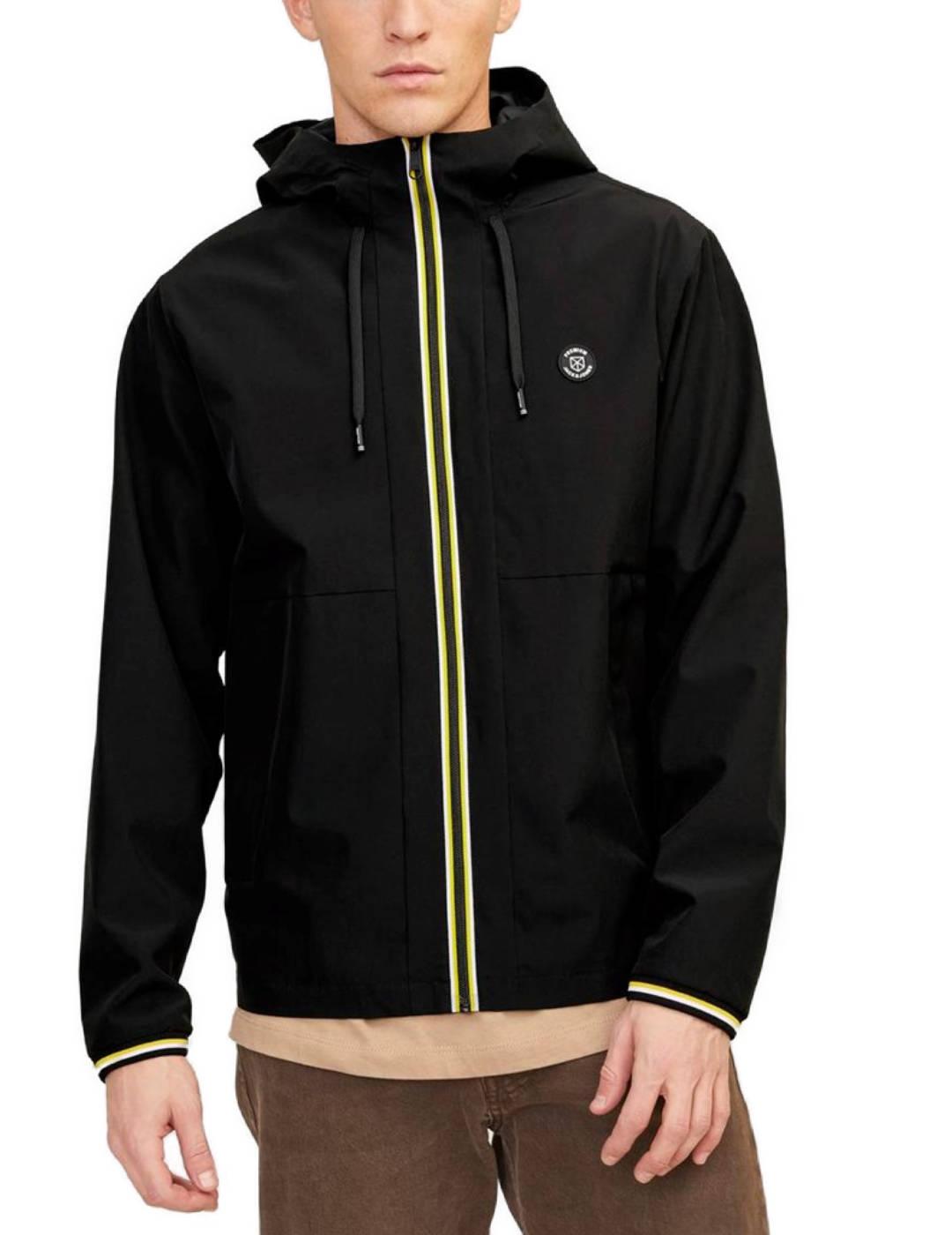 Jack & Jones Chaqueta Jack&Jones Blubook Negro con Capucha para Hombre - Cierre de Cremallera y Puños Rematados en Canalé
