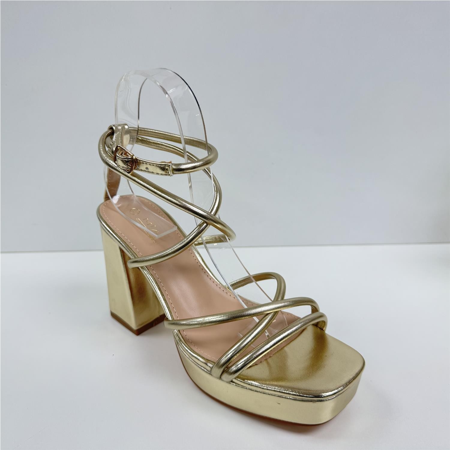 Sandalia De Tacon Metalizada Oro