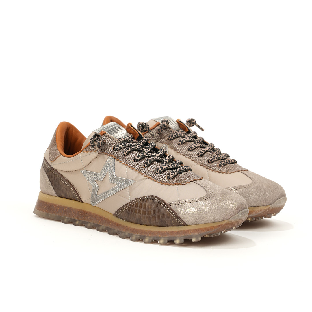 Cetti - Sneaker Cristal C-1259 Taupe con Suela Transparente y Texturas