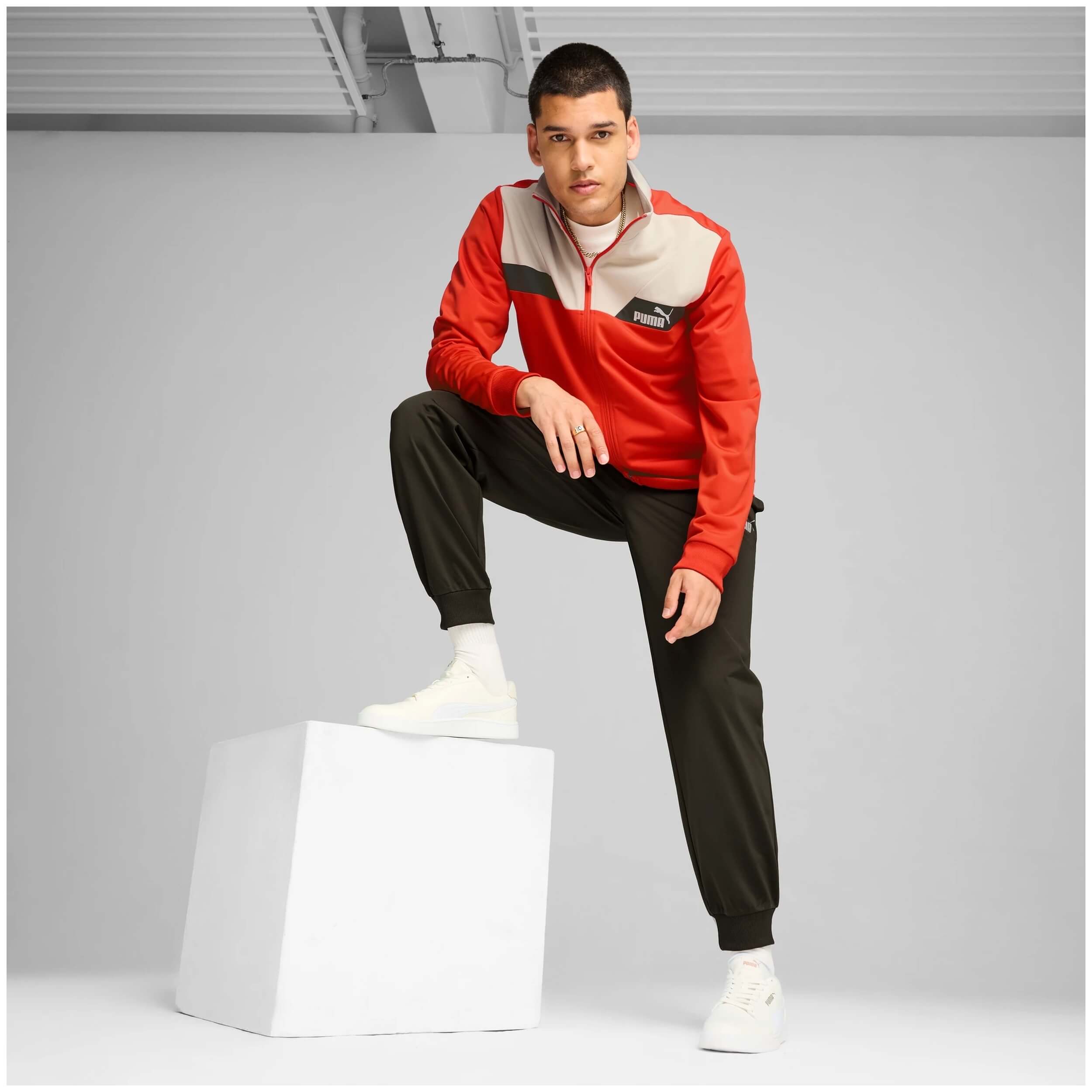 Textil Sportswear marca Puma modelo 682490-18 para hombre en color rojo