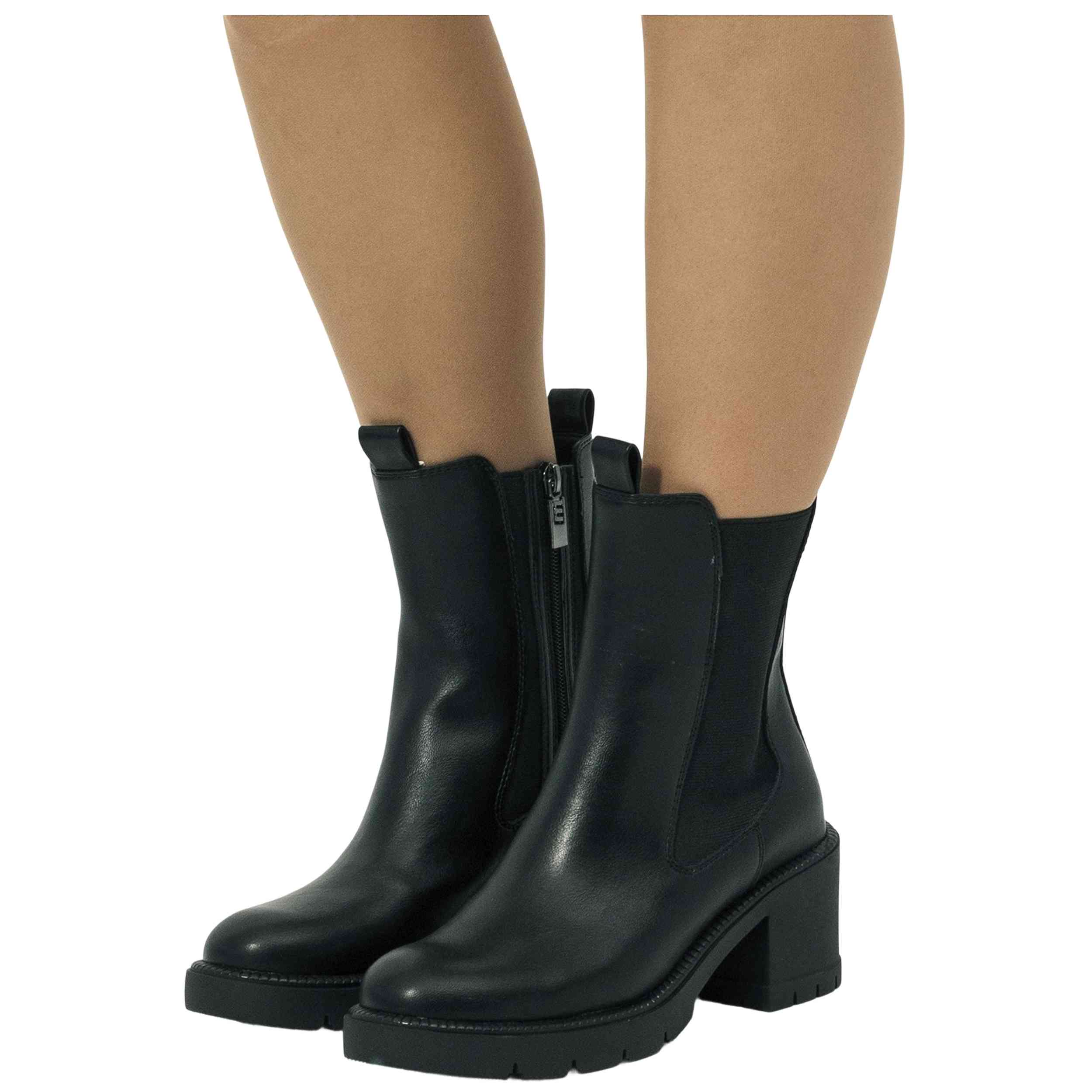 Botas Mustang modelo 55343‑C56591 para Mujer en color Negro