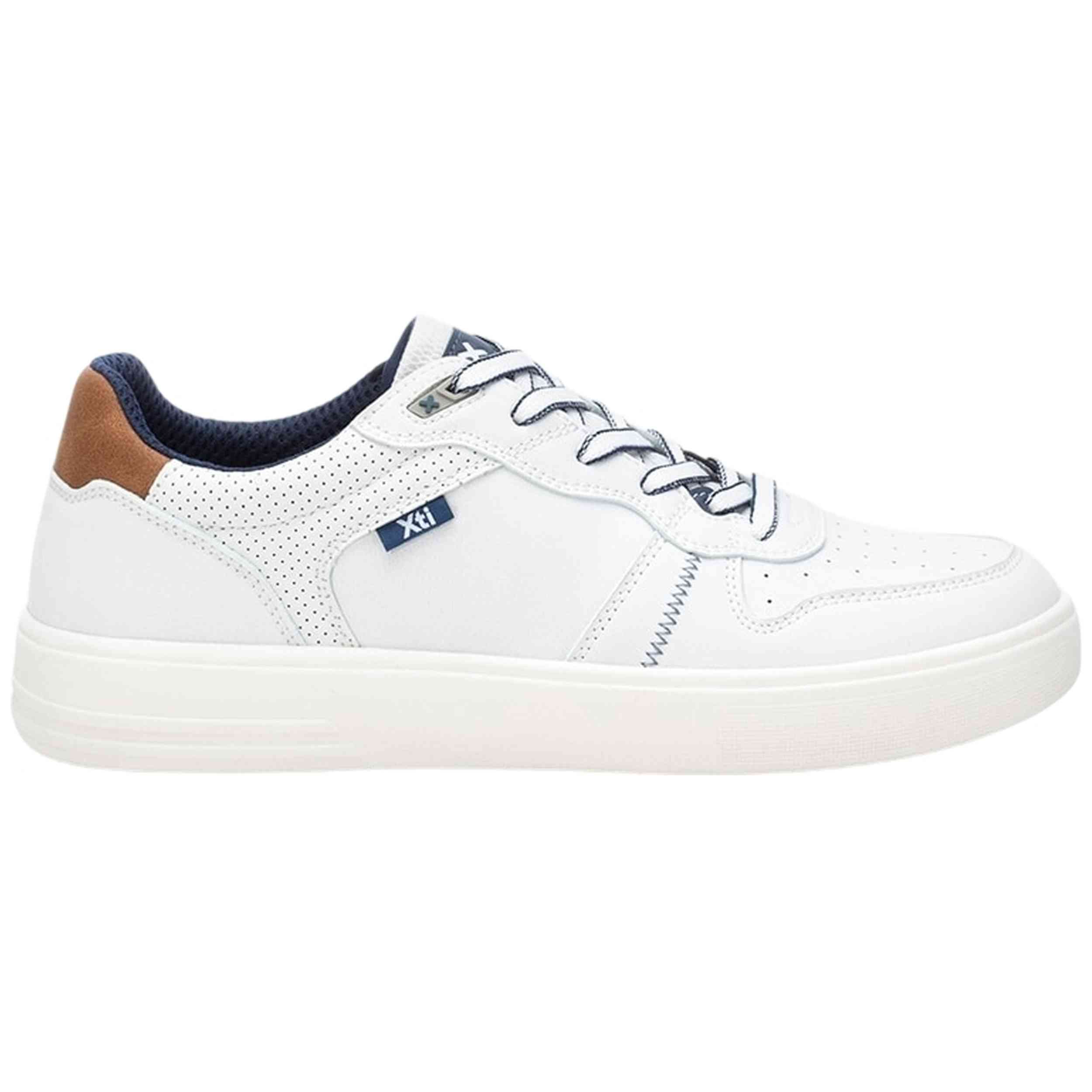 Zapatillas Xti modelo 143582 para hombre y mujer en color Blanco