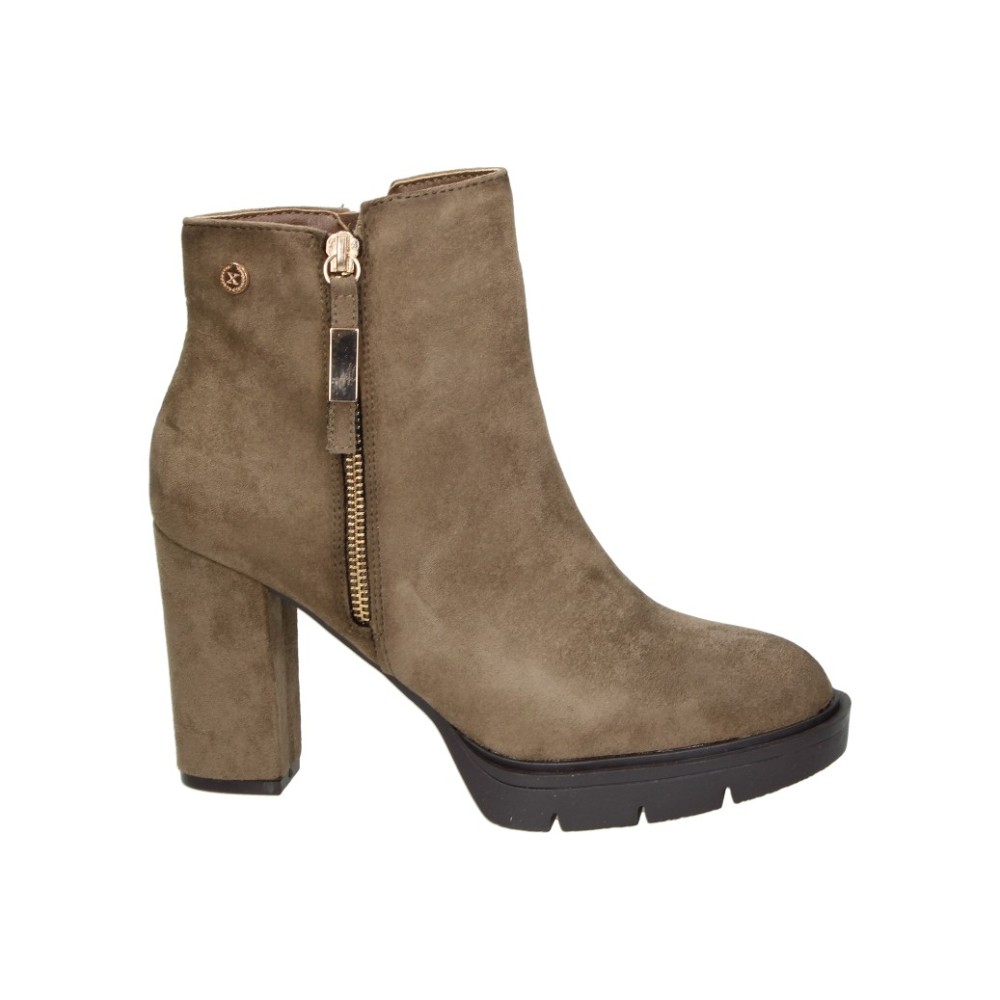 XTI | Botines de Tacón XTI para Mujer – Botines en Color Taupe con Cremallera Lateral – Tacón Alto y con Plataforma – Vegan – Cómodos y Combinables – Modelo 146172