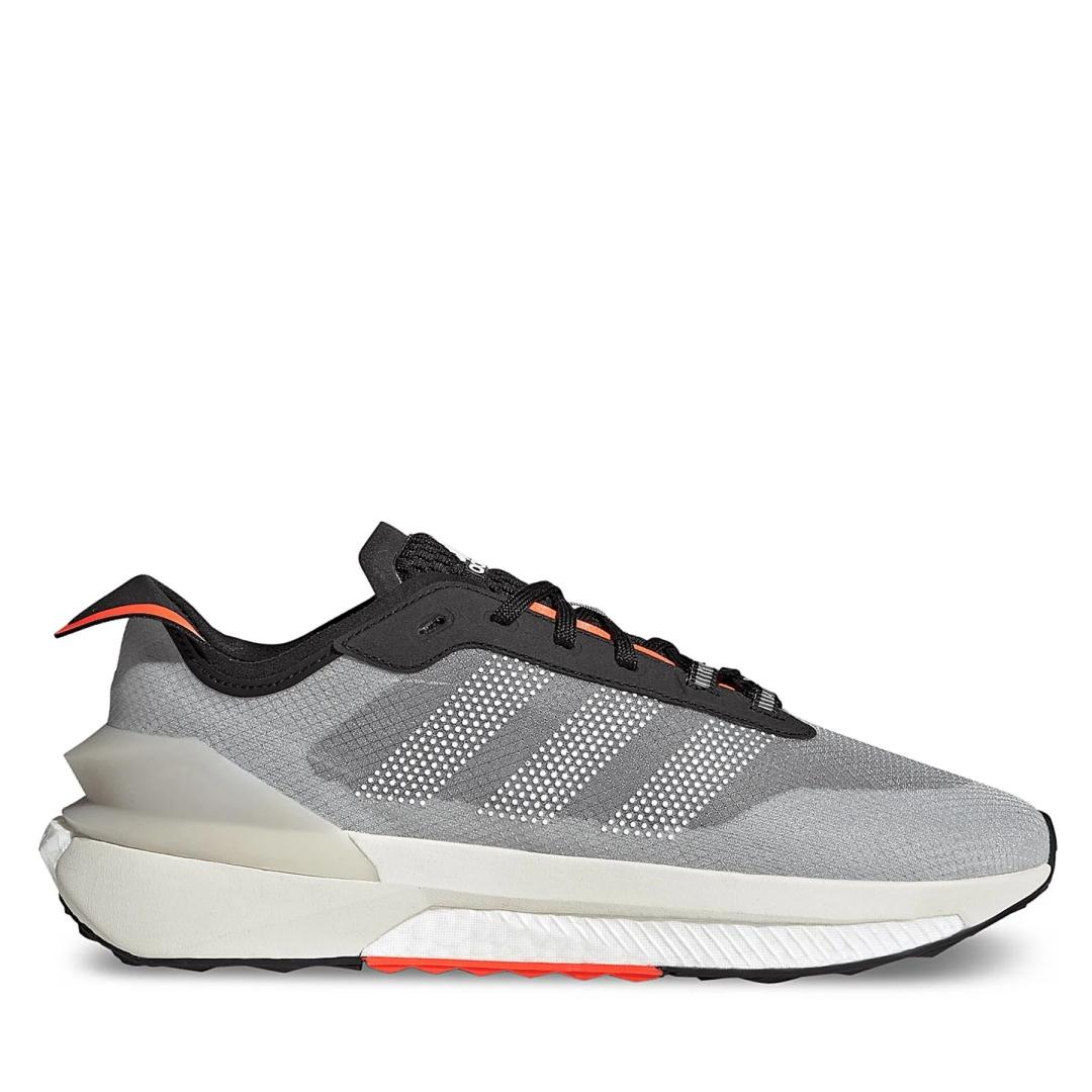 Zapatilla Adidas AVRYN Gris con Tecnología Boost System