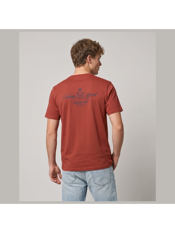 Camiseta Earthy Red Everyday Icons en algodón orgánico peinado 180 g/m², estilo clásico Tabita Sport, ideal para looks cotidianos con carácter TABITA