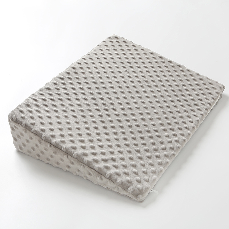 OmHom Almohada triangular antiesputos para recién nacidos, almohada de lactancia relajante de terciopelo Doudou, cojín de lactancia para bebés desmontable