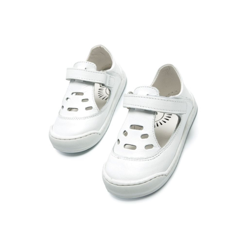 Sandalias marca Mustang modelo 49061 para niño en color blanco