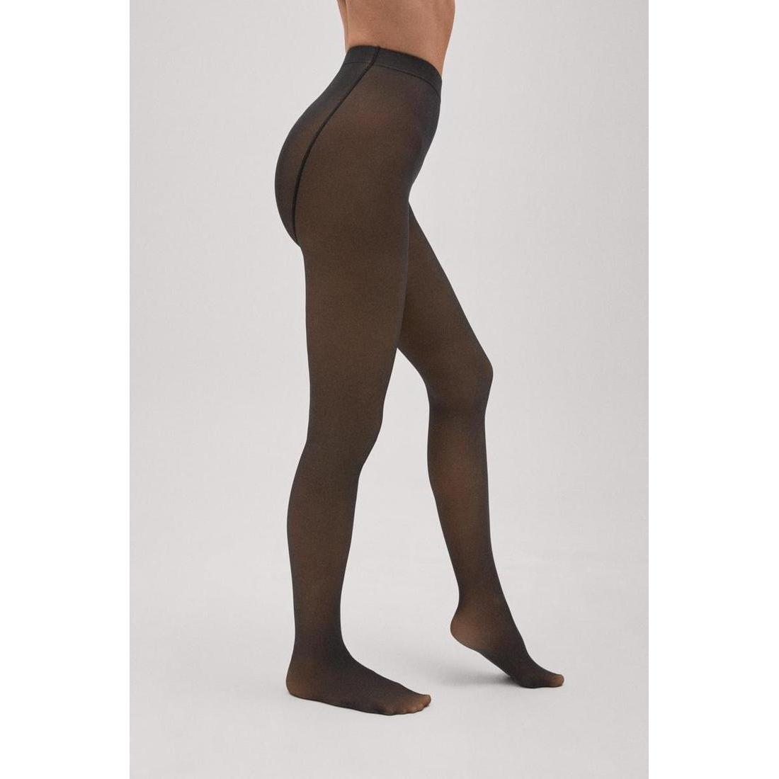 Ysabel Mora Fantástico Panty Transparent 80 den. Panty Transparente 80 Den de Ysabel Mora. 16637. Panty 80 den de color negro. 51% Poliéster, 32% Poliamida, 17% Elastan