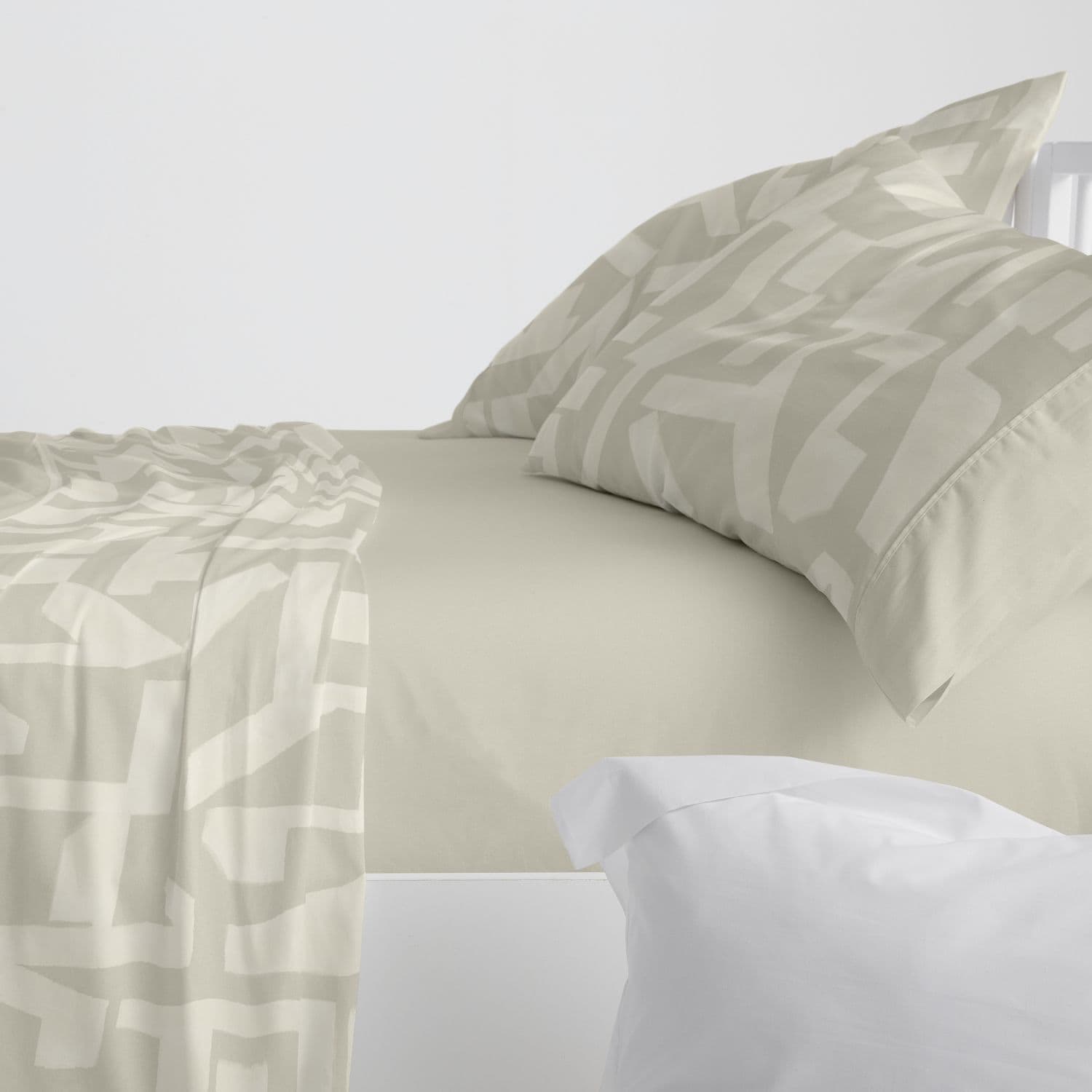 Juego de sábanas. Diseño 141. BURRITO BLANCO. Incluye sábana encimera, bajera y 1 o 2 fundas de almohada. Geométrica abstracta. Disponible en color Azul acero, musgo y arcilla. 50% Algodón- 50% poliéster. Tamaños 90, 105, 135, 150-160, 180 y 200cm.